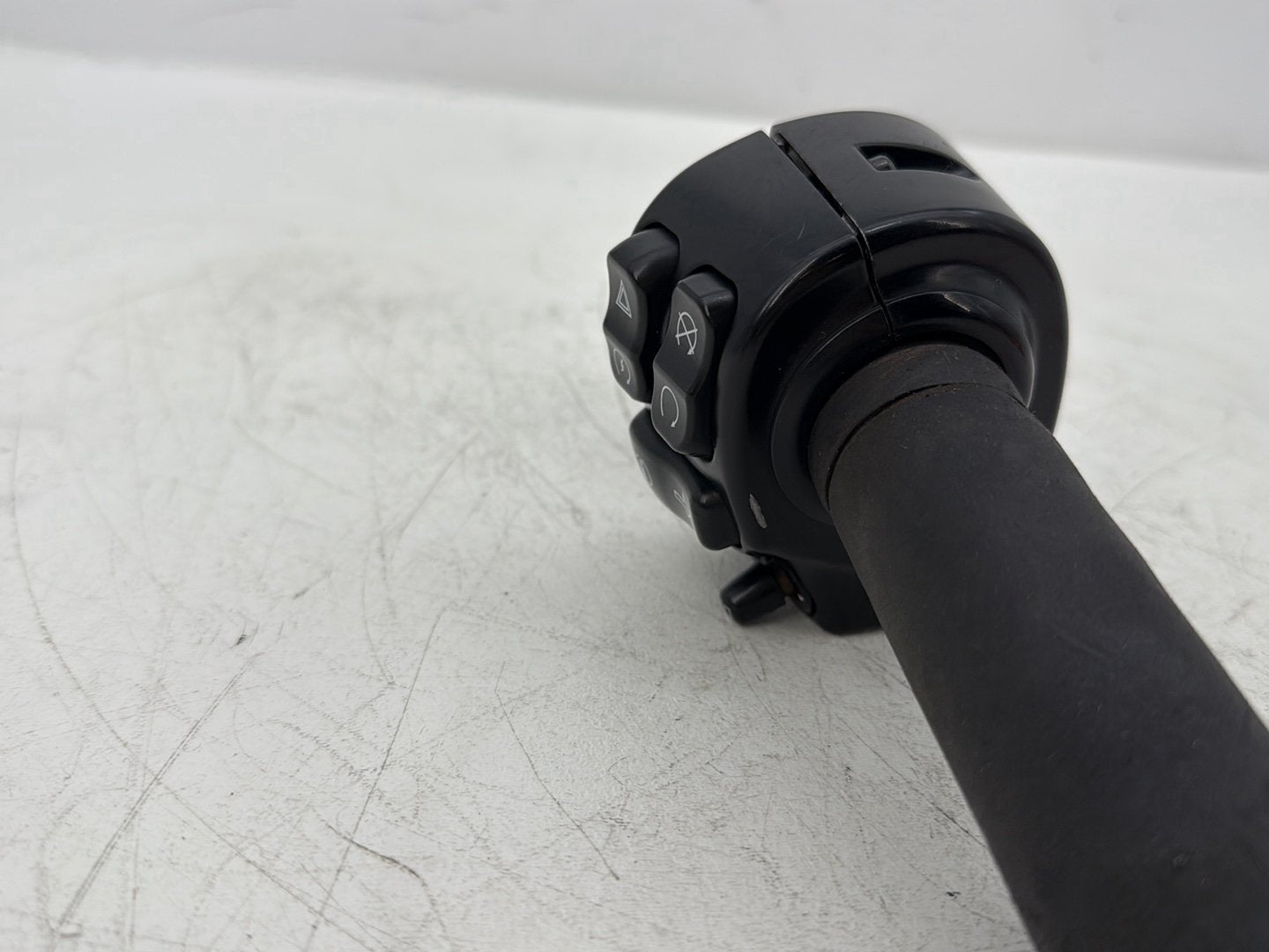 2014 Harley Street Glide Touring FLHXS OEM Right Engine Start Kill Switches Controls