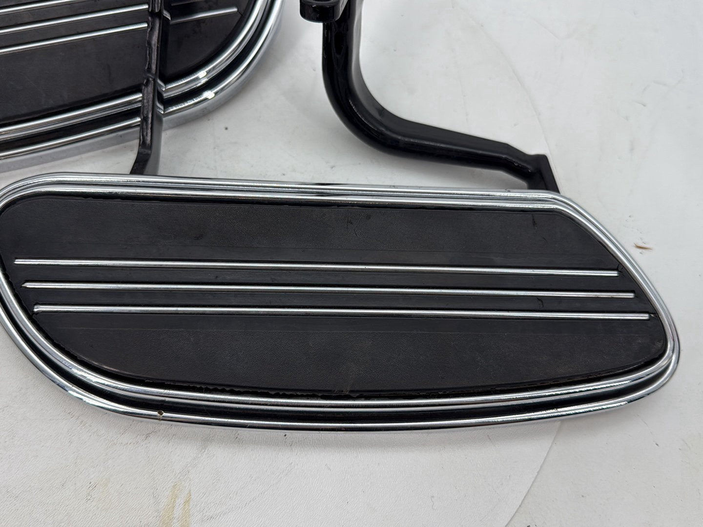 2007 Harley Street Glide Touring FLHX OEM Left Right Driver Floorboard Foot Rest
