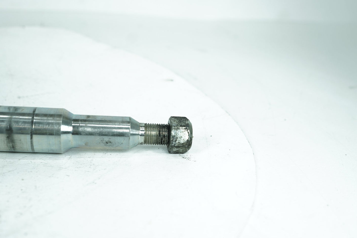 1999 - 2006 Harley-Davidson Touring Electra Glide Classic Front Wheel Axle Bolt Shaft  	43364-00