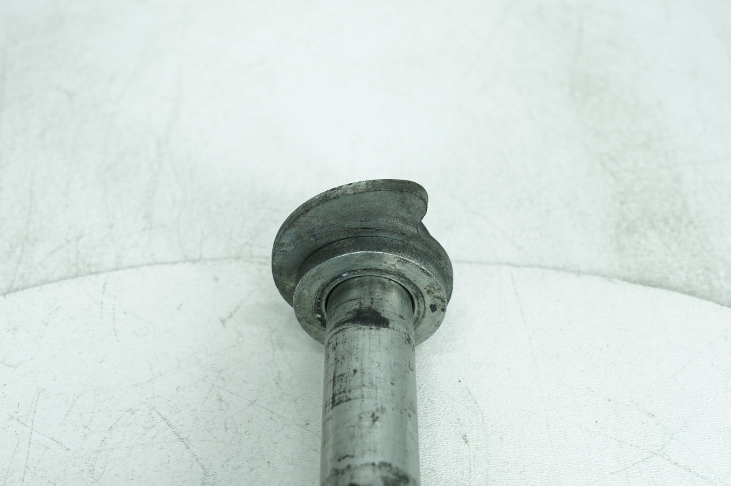 2007 - 2012 Harley-Davidson Touring Electra Glide Ultra Rear Wheel Axle Bolt Shaft 41056-09