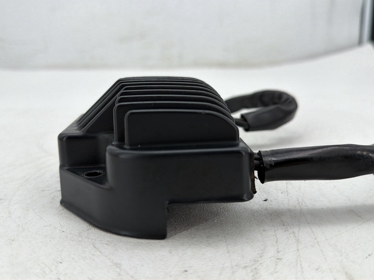 2007 Harley Dyna Street Bob FXDBI OEM Voltage Regulator Rectifier