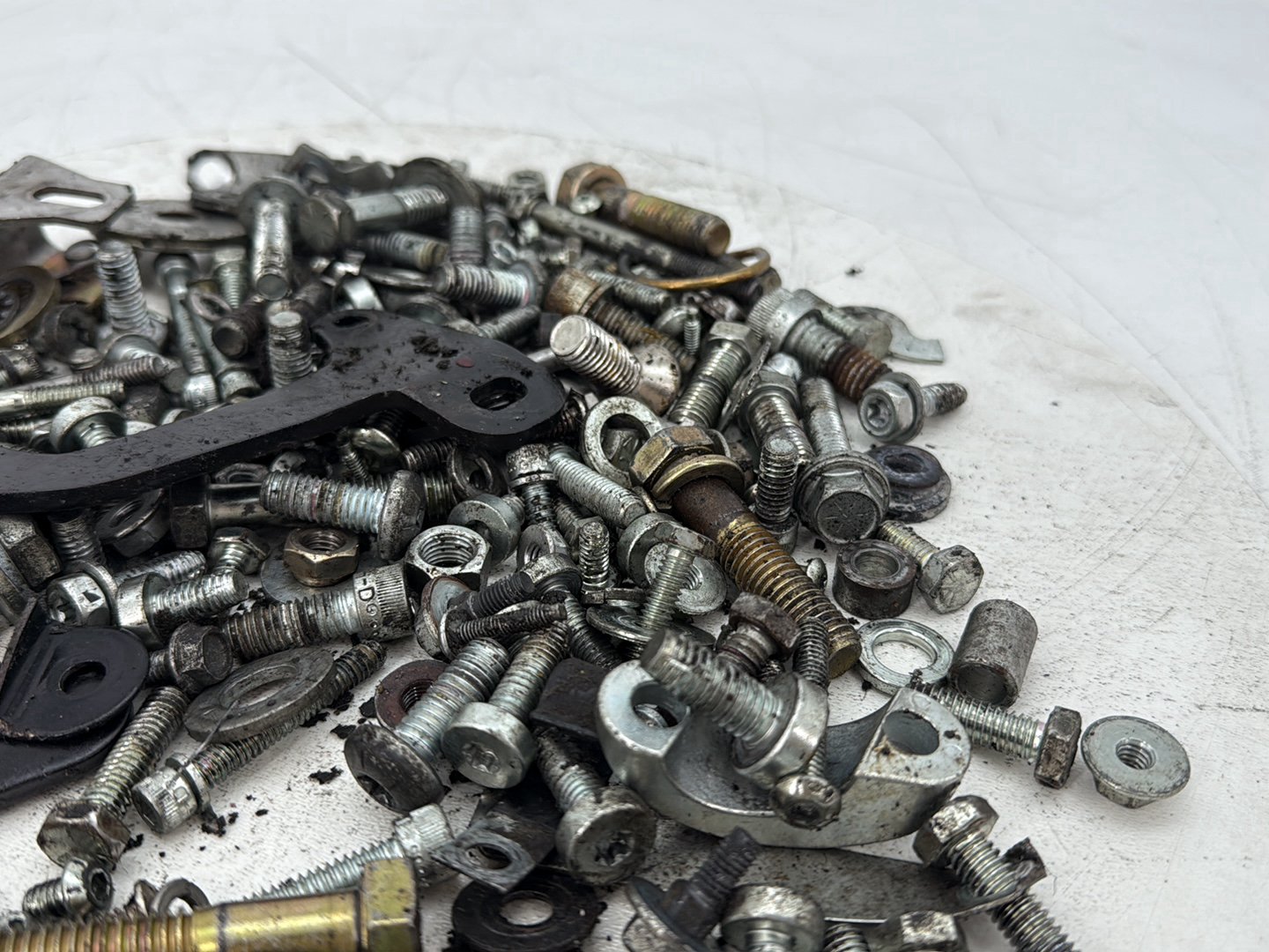 2005 Harley Electra Glide Touring Ultra FLHTCUI OEM Hardware Bolts Nuts & Brackets