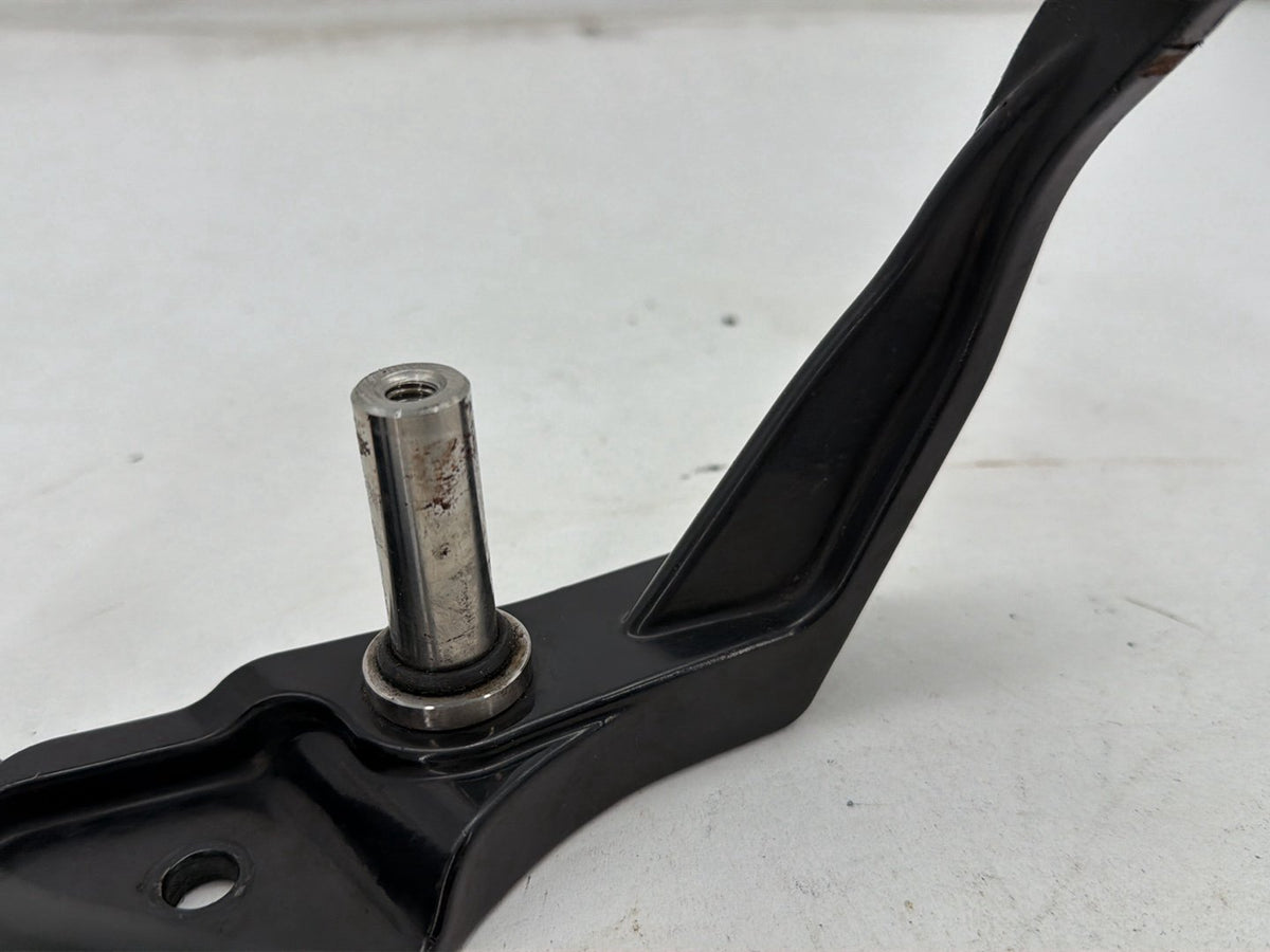 05 Harley Softail Springer FLSTSCI OEM Left Right Driver Footpeg Bracket Mounts