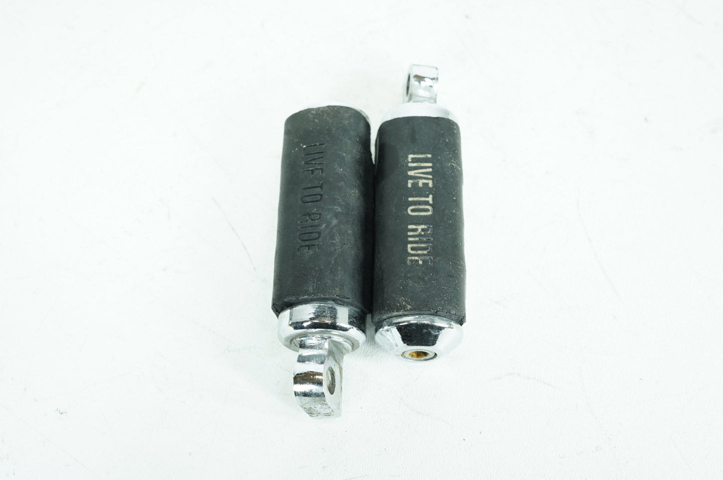 1986 - 2003 Harley-Davidson Sportster  Passenger Left & Right Foot Pegs 33048-72