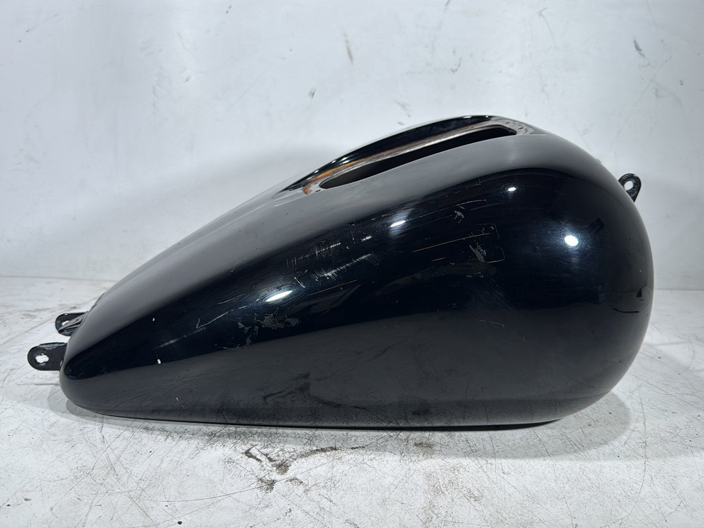2004 Harley Dyna Super Glide FXDI OEM Fuel Gas Tank Gasoline Reservoir