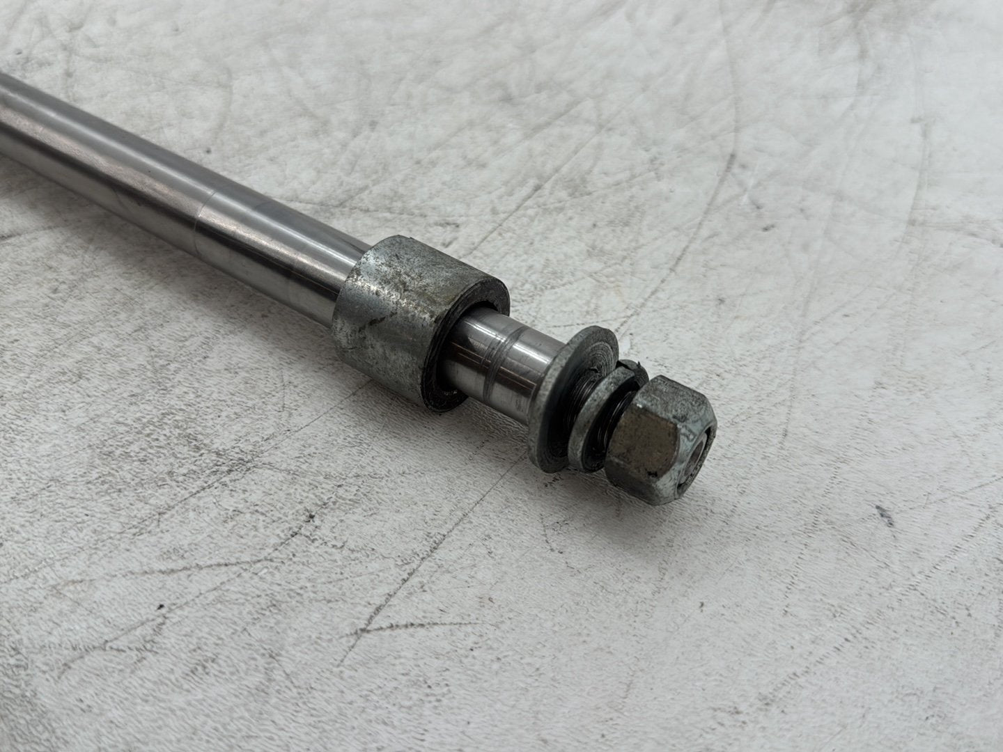 2003 Harley Dyna Wide Glide FXDWG OEM Front Wheel Axle Bolt Shaft