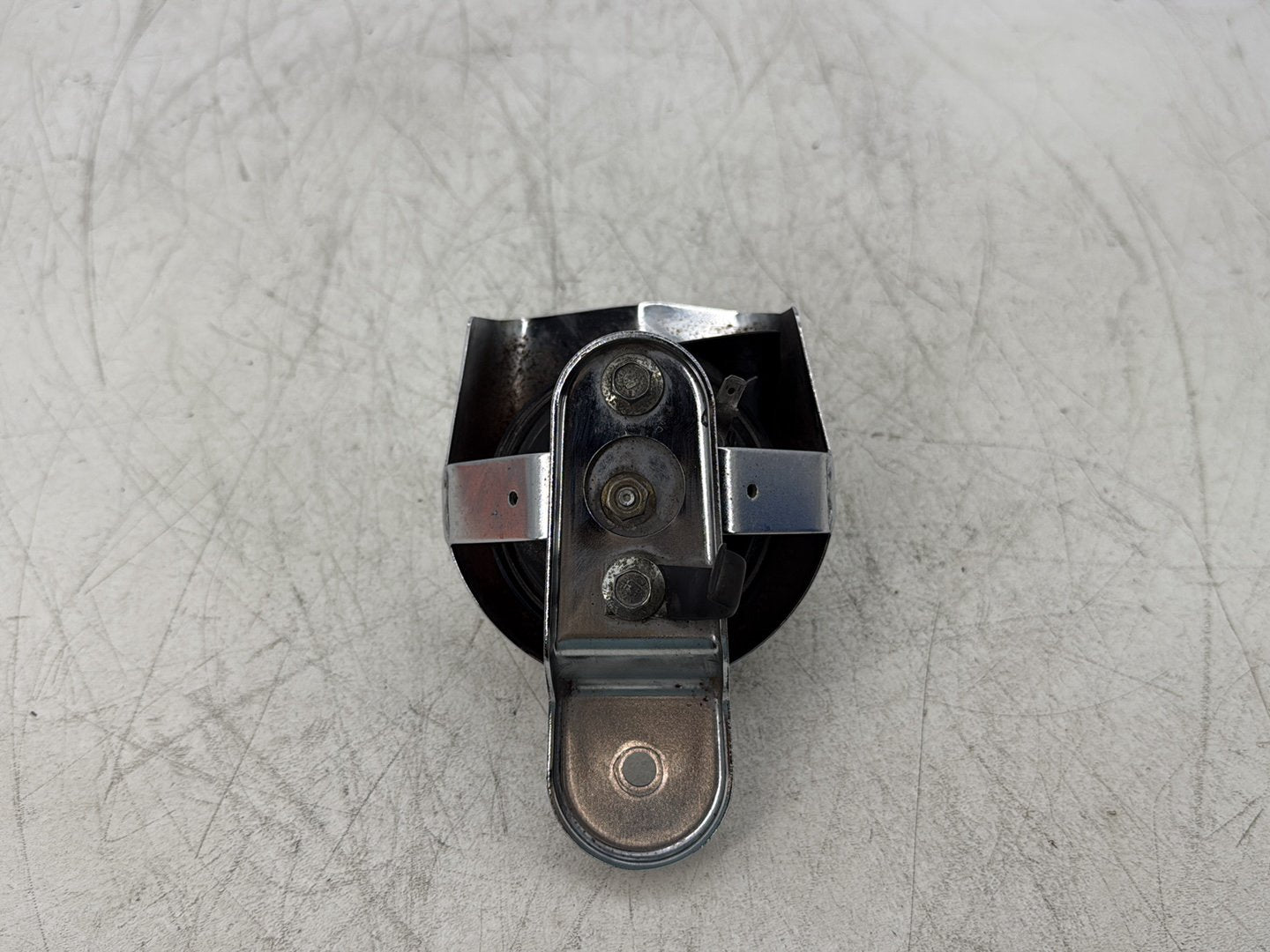 2000 Harley Softail FLSTC Heritage Classic OEM Horn Signal Klaxon Chrome Cover