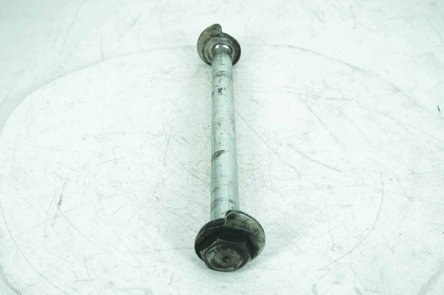 2007 - 2016 Harley-Davidson Touring CVO Street Glide Screamin Rear Wheel Axle Bolt Shaft 41056-09