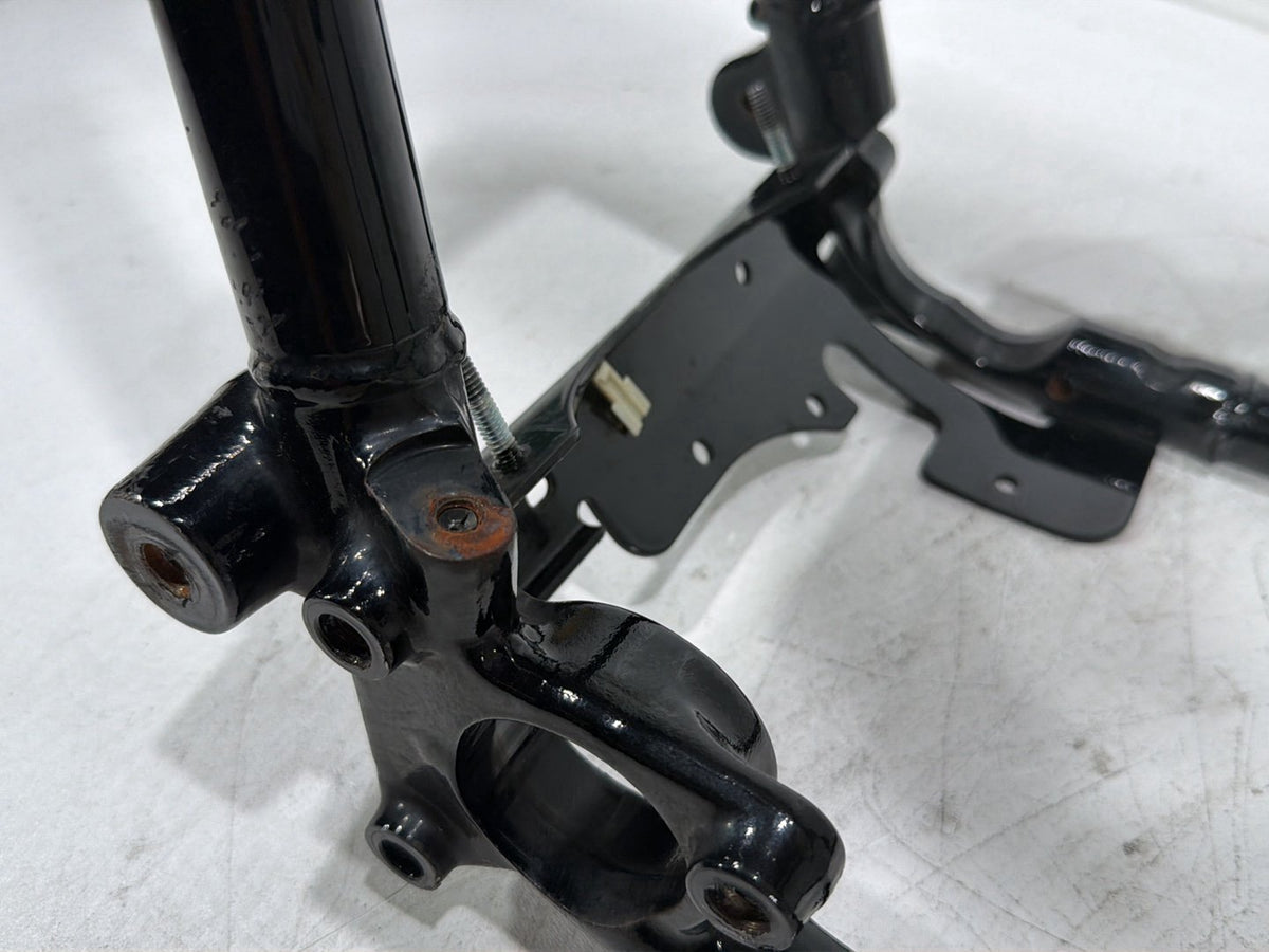 2010 Harley Road King Touring Classic OEM Body Main Frame Chassis SLVG