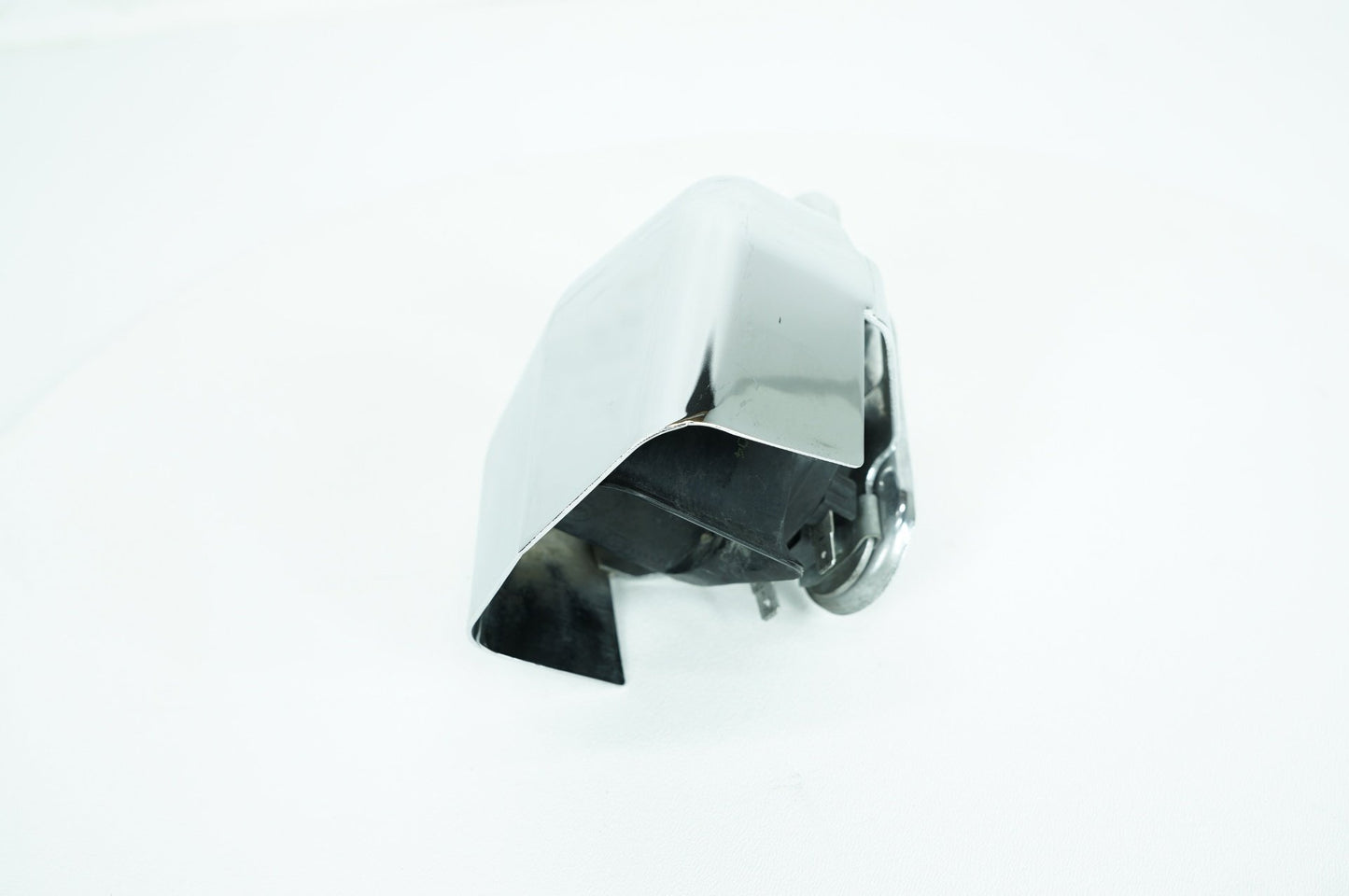 2007 - 2017 Harley-Davidson Dyna Super Glide Custom Horn Signal Klaxon Chrome Cover 69012-93A