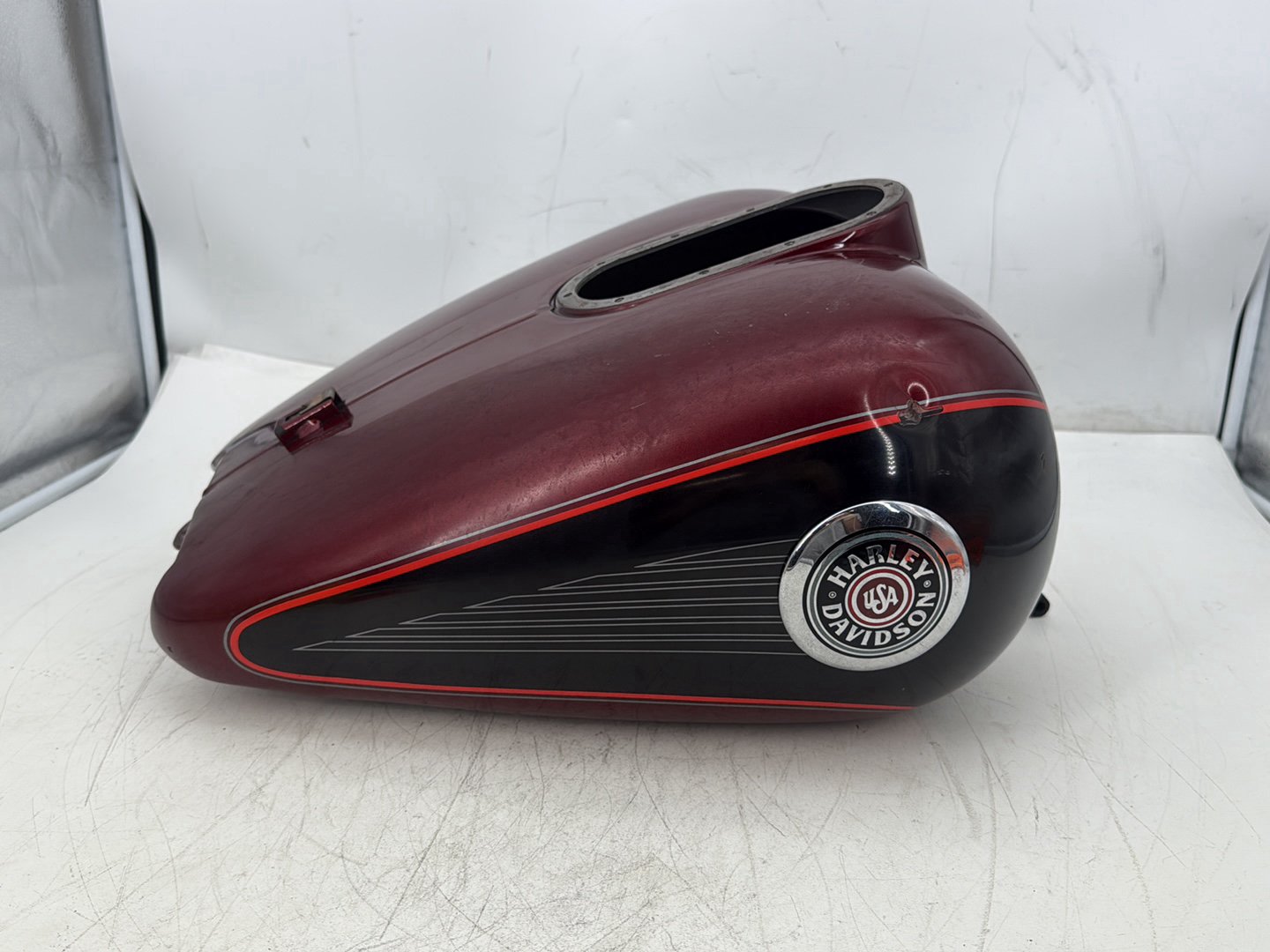 2000 Harley Touring Electra Glide Ultra Fuel Gas Tank Gasoline Reservoir DENTED