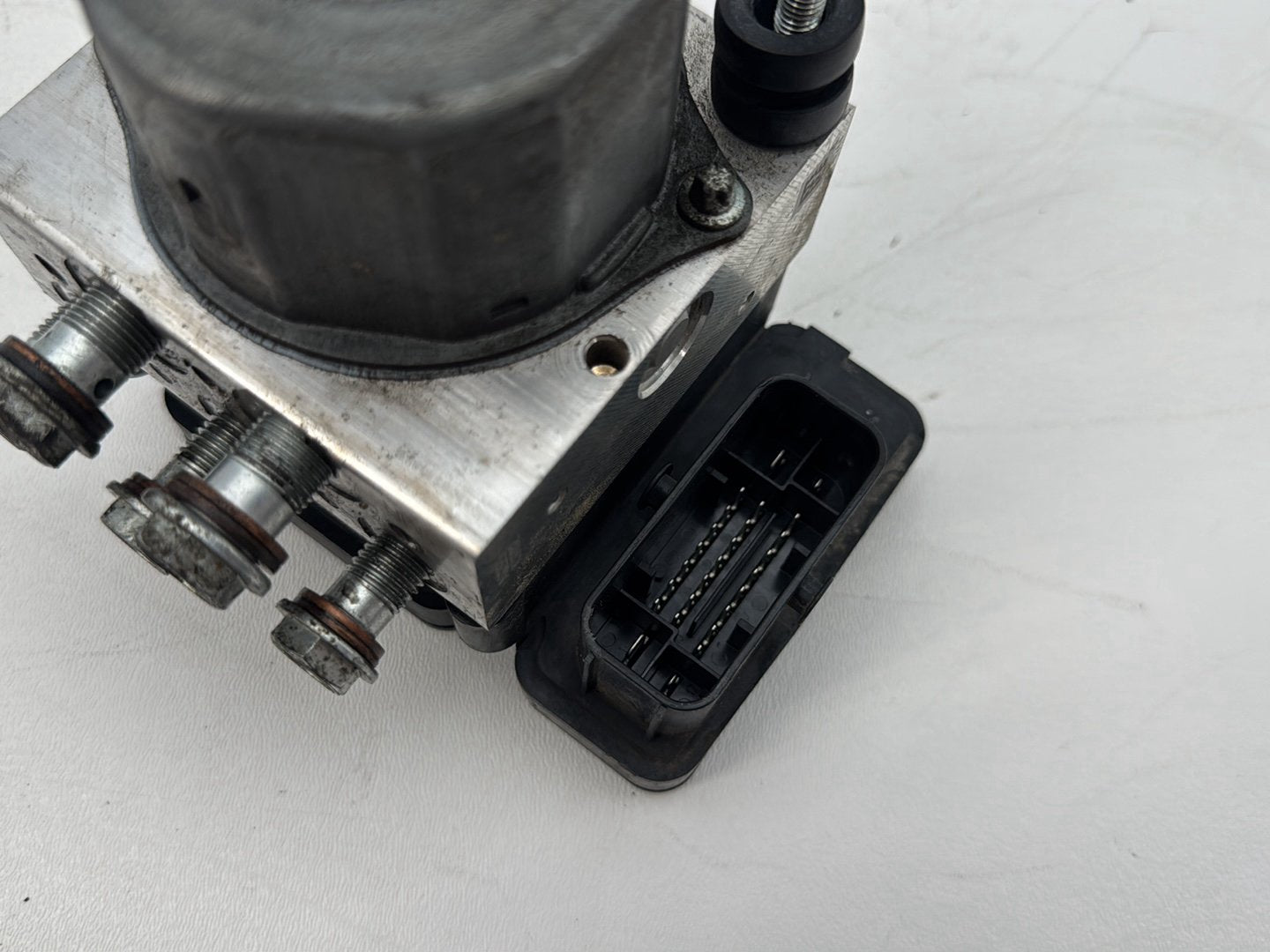 2008 - 2016 Harley-Davidson Touring Electra Glide Ultra ABS Brake Pump & Control Module 41001197