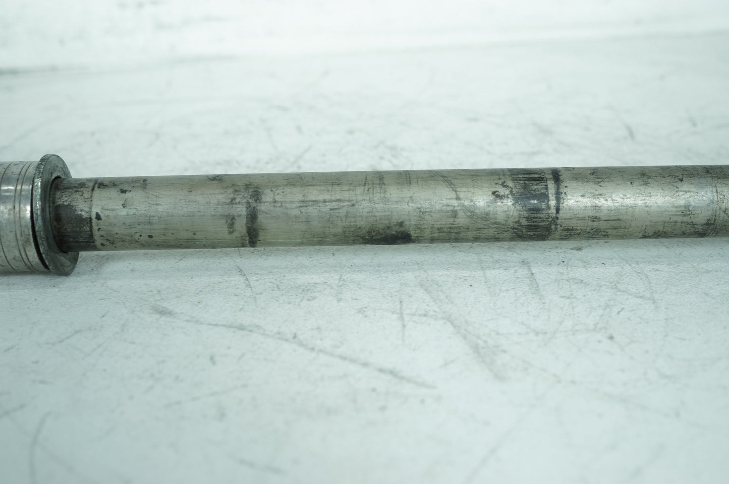 2007 - 2017 Harley-Davidson Dyna 105th Wide Glide Rear Wheel Axle Bolt Shaft 41114-08