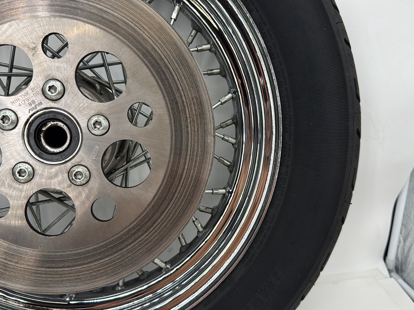 1999 - 2006 Harley-Davidson Dyna Wide Glide Rear Wheel Rim Tire Spoked 40975-86C