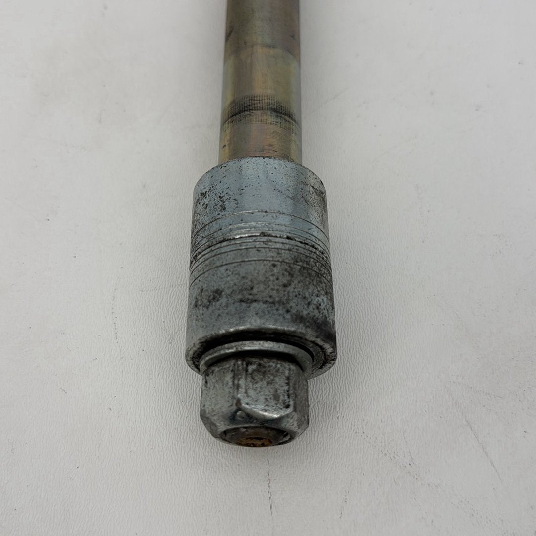 2007 - 2012 Harley-Davidson Dyna Super Glide Front Wheel Axle Bolt Shaft 41628-08