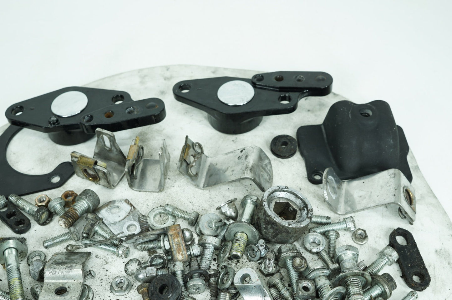 2000 - 2006 Harley-Davidson Touring Road King Custom Hardware Bolts Nuts & Brackets w/ Left Right Swingarm Brackets