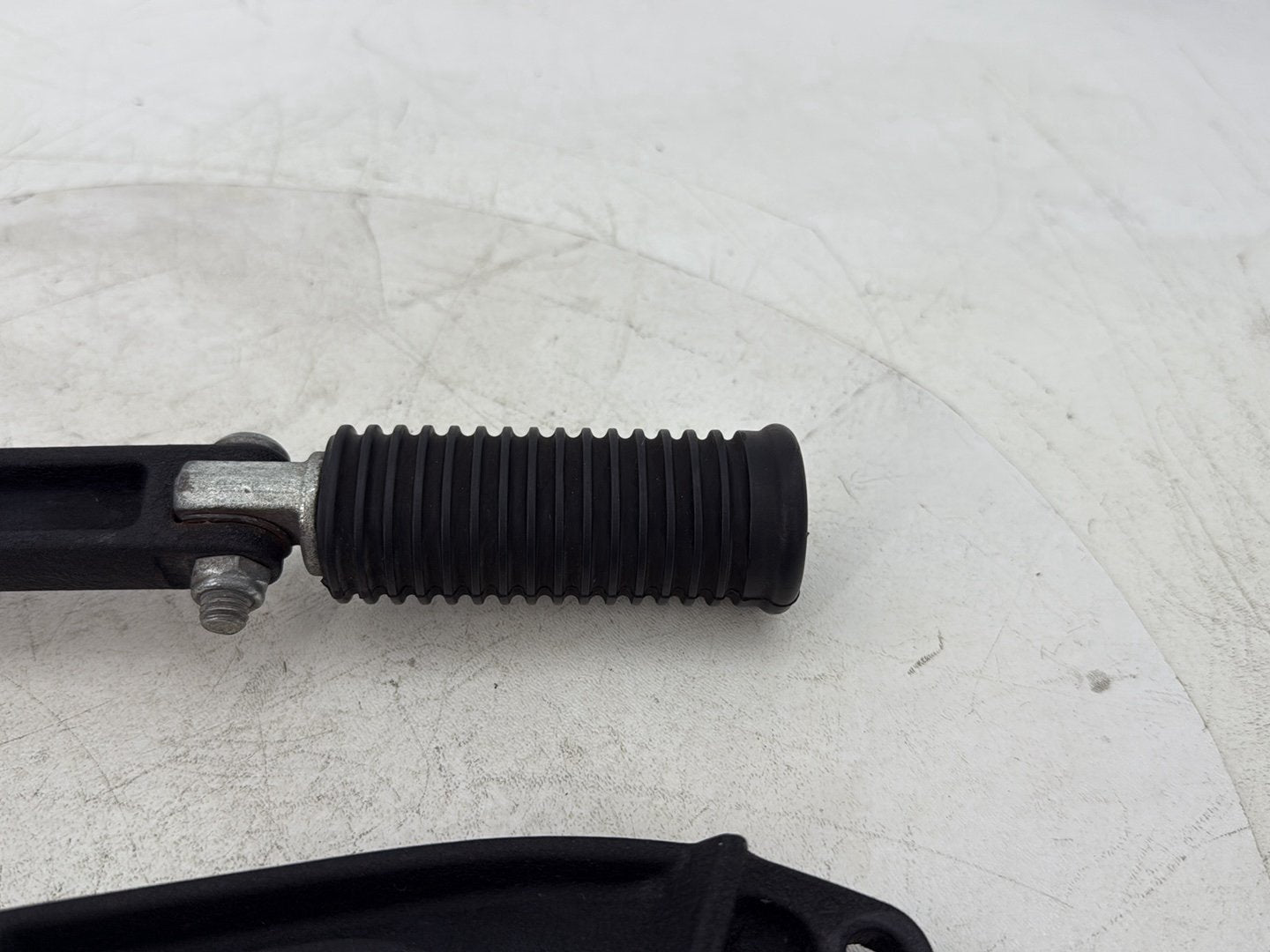 2015 Harley Dyna Low Rider FXDL OEM Passenger Left & Right Foot Pegs