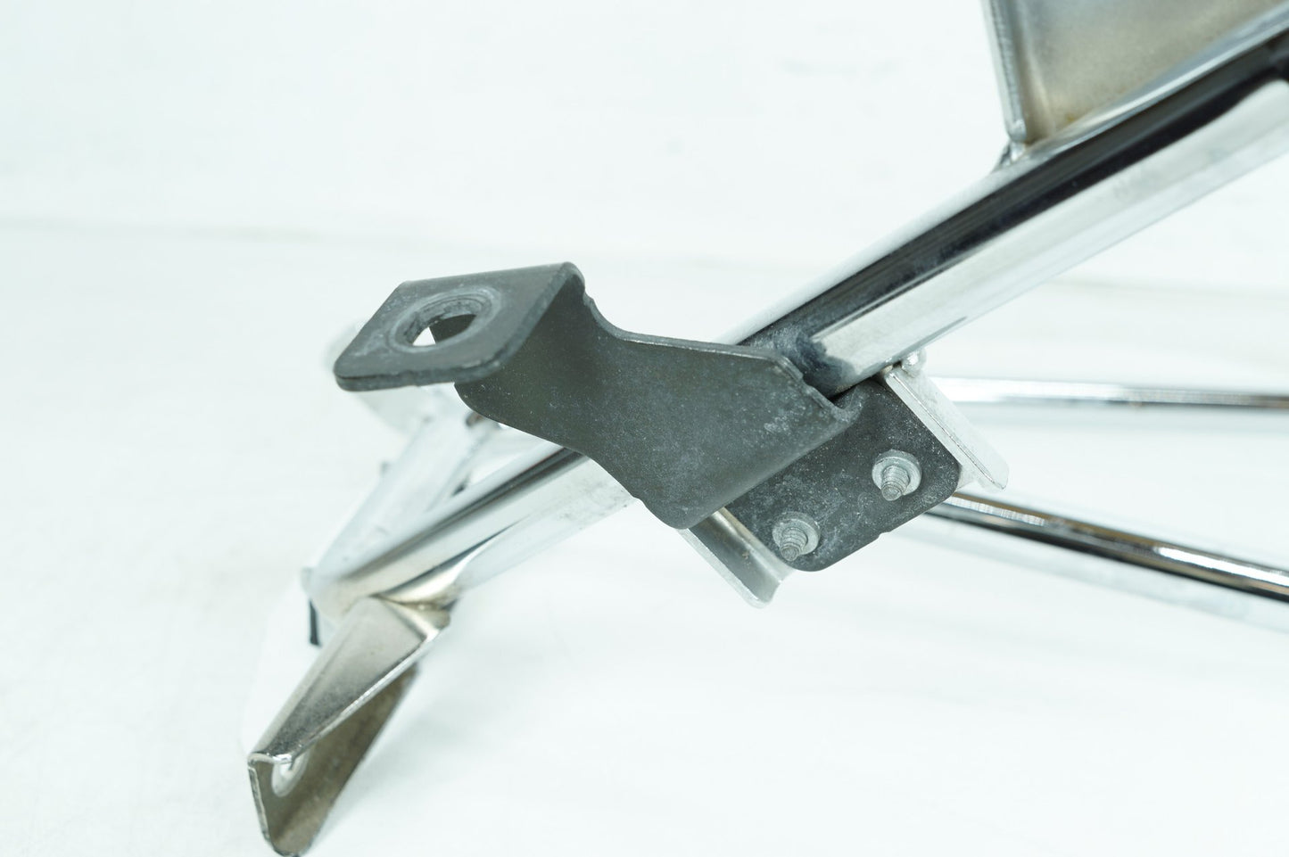 2007 - 2012 Harley-Davidson Touring Road Glide Rear Left Right Saddlebag Guard Rails Bar 49206-09A