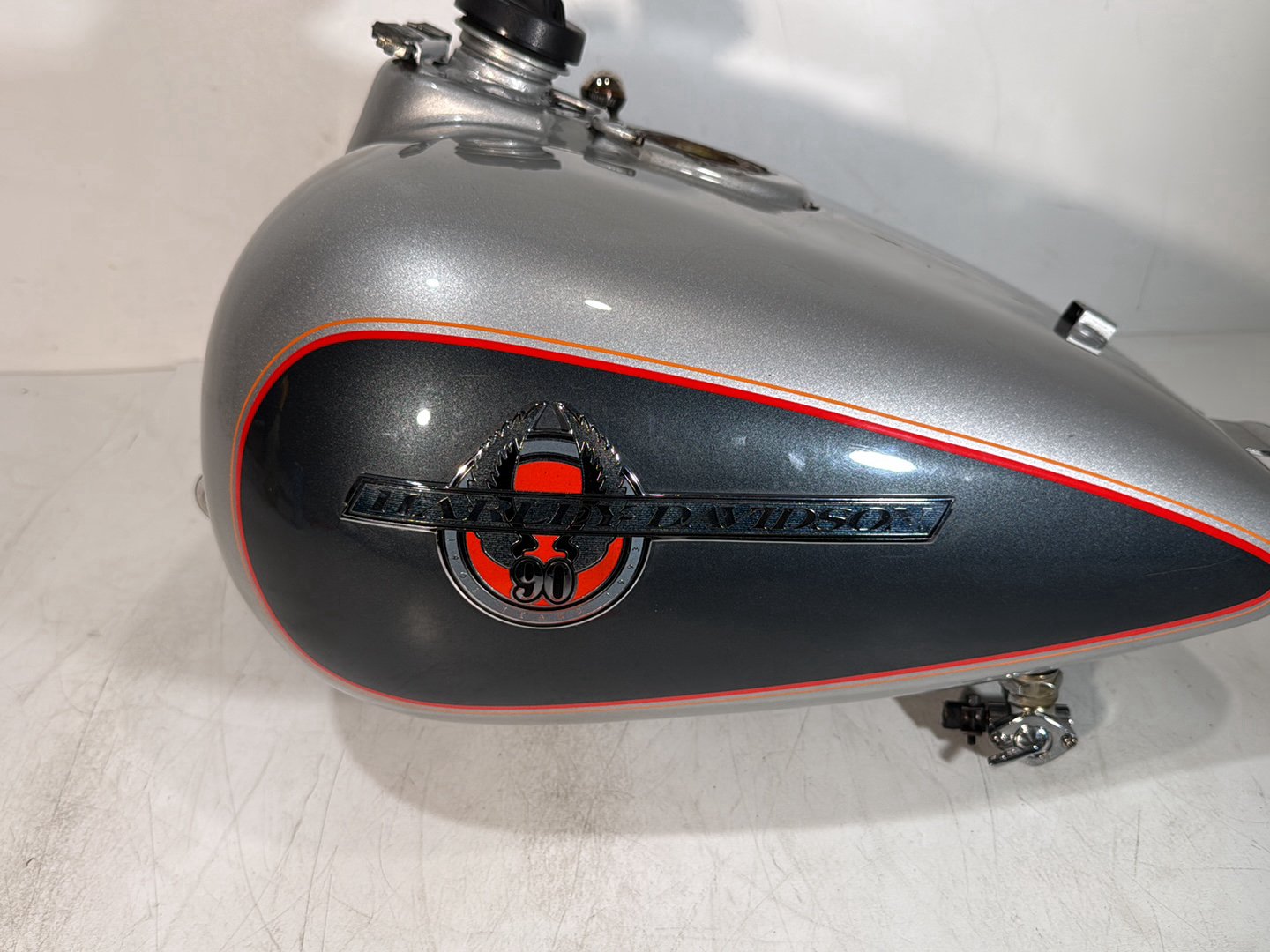 1984 - 1998 Harley-Davidson Touring Electra Glide Classic Fuel Gas Tank Gasoline Reservoir w/ Petcock Valve