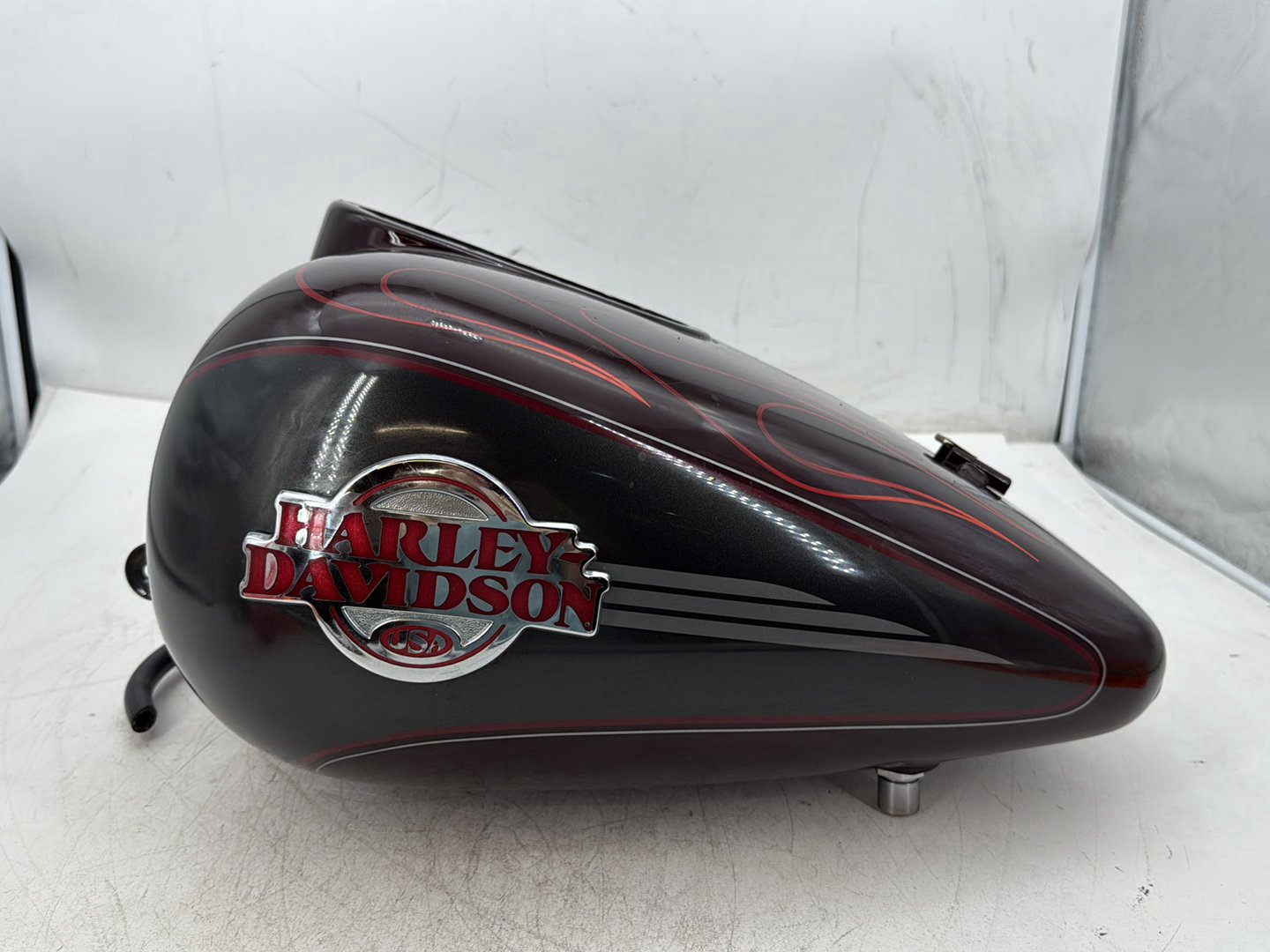 2005 Harley Electra Glide Touring Ultra FLHTCUI OEM Fuel Gas Tank Gasoline Reservoir