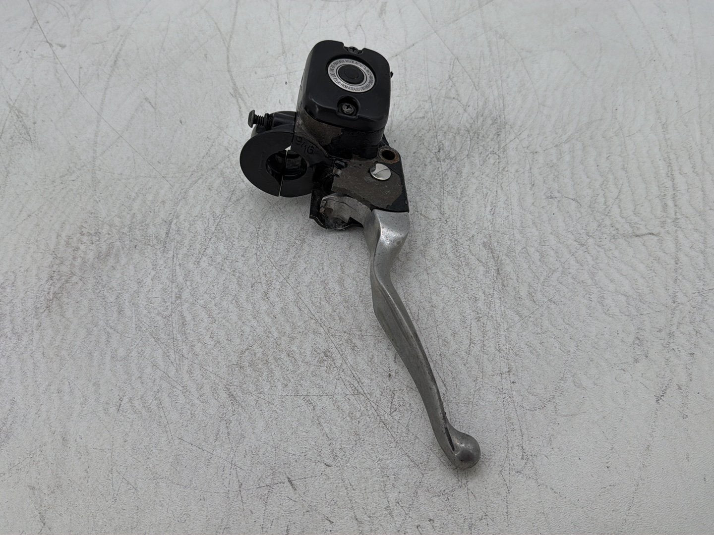 2011 Harley Heritage Softail Classic FLSTC OEM Front Right Brake Lever Master Cylinder