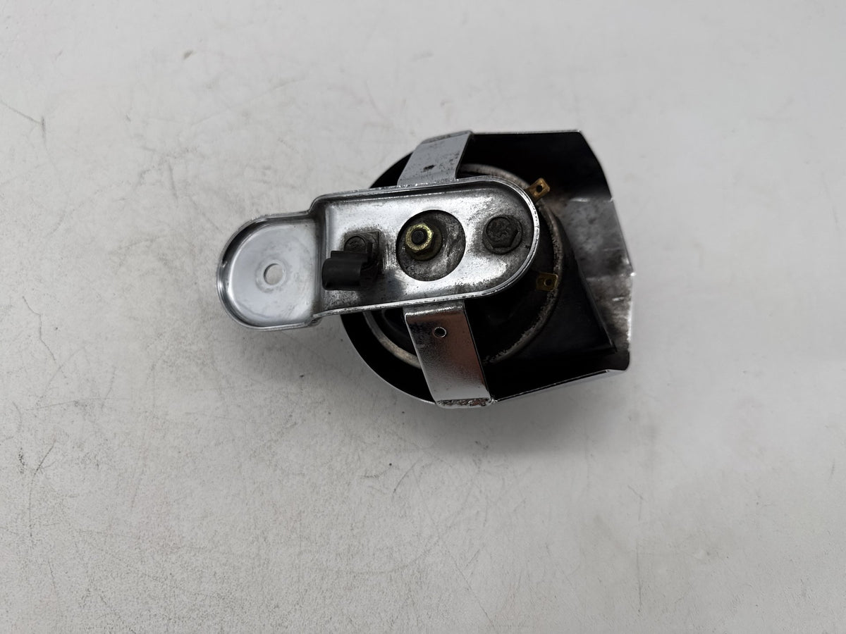 1997 Harley Heritage Softail Classic OEM Horn Signal Klaxon Chrome Cover