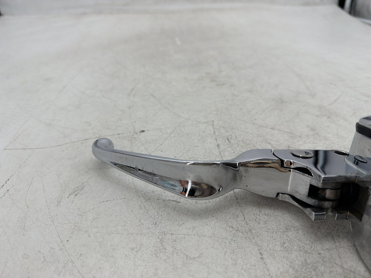 2004 Harley Electra Glide CVO Eagle Front Left Hand Clutch Lever Master Cylinder