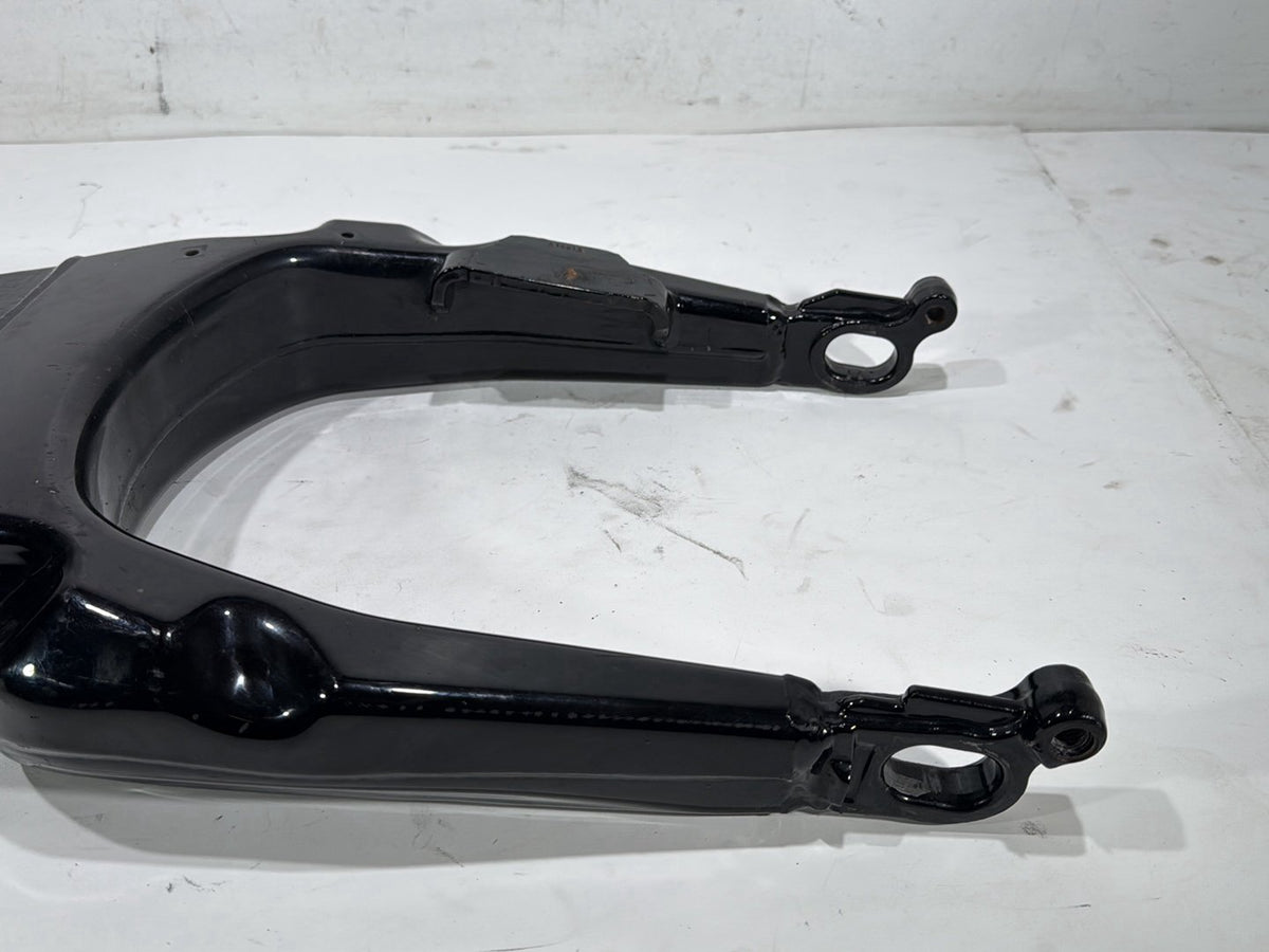 2010 Harley Electra Glide Touring Ultra FLHTCU OEM Rear Fork Swingarm Swing Arm