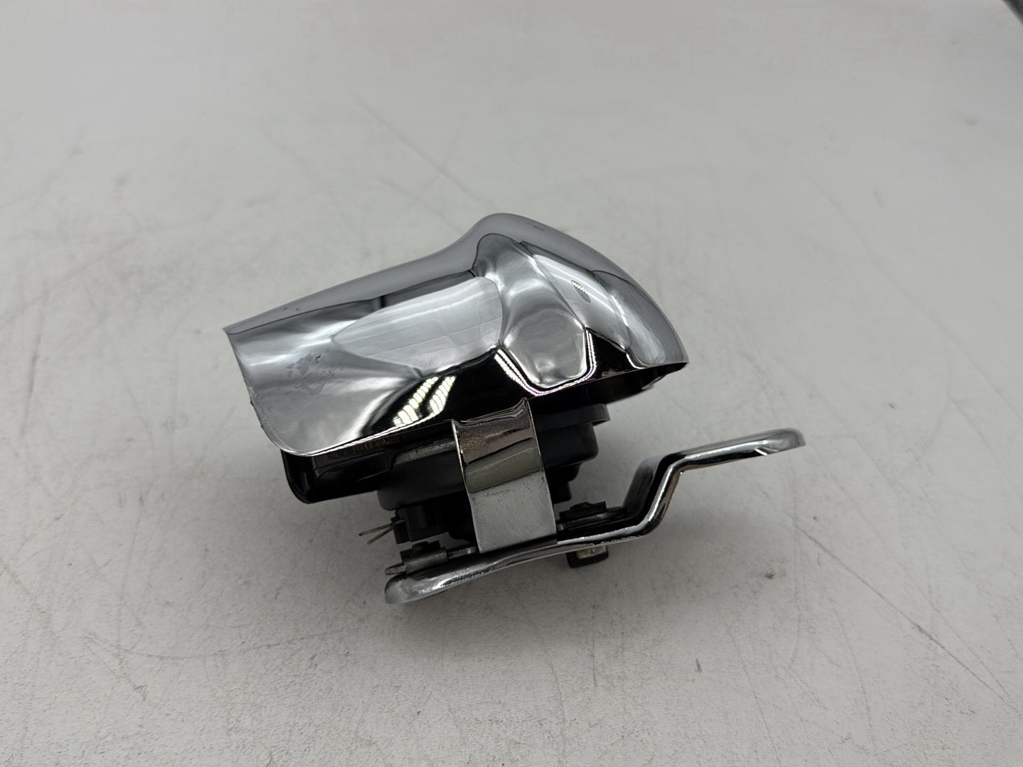 2017 Harley Road Glide Touring FLTRXS OEM Horn Signal Klaxon Chrome Cover