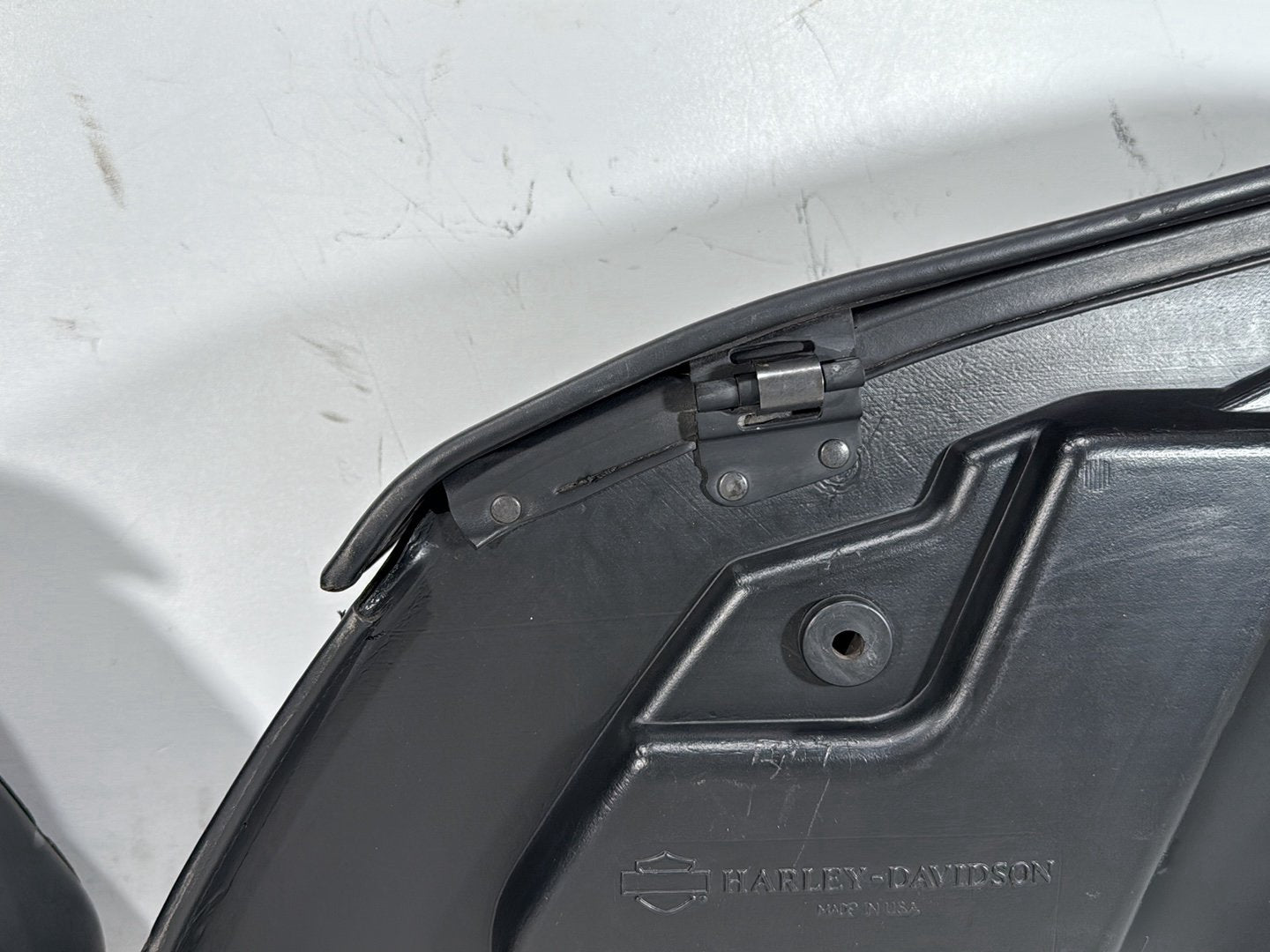 2006 Harley Road King Touring FLHRCI Classic OEM Rear Left Right Saddlebags Luggage Leather