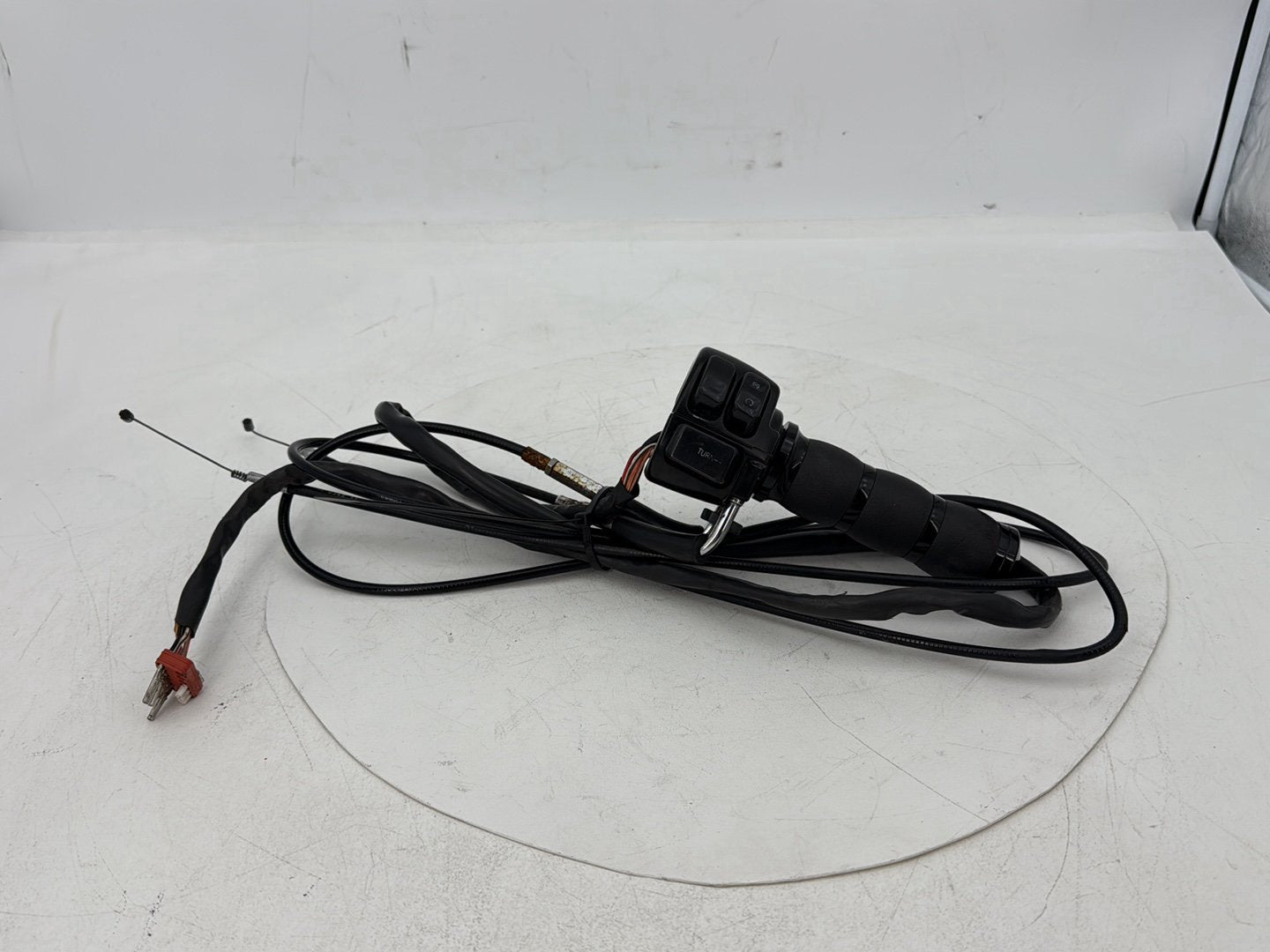 1999 - 2006 Harley-Davidson Touring Road King Police Right Engine Start Kill Switches Controls 71684-06A