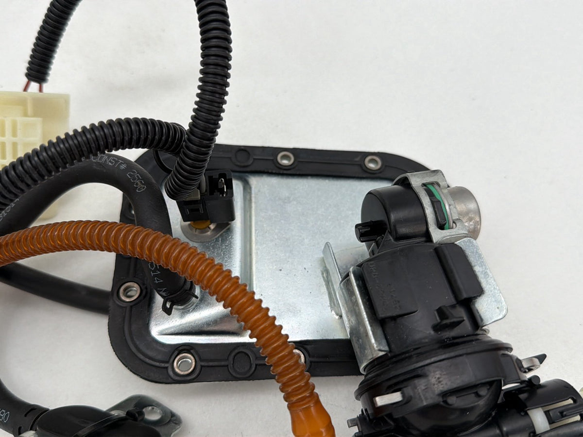 2015 Harley Softail Deluxe FLSTN OEM Fuel Pump Gas Gasoline Petrol Sending