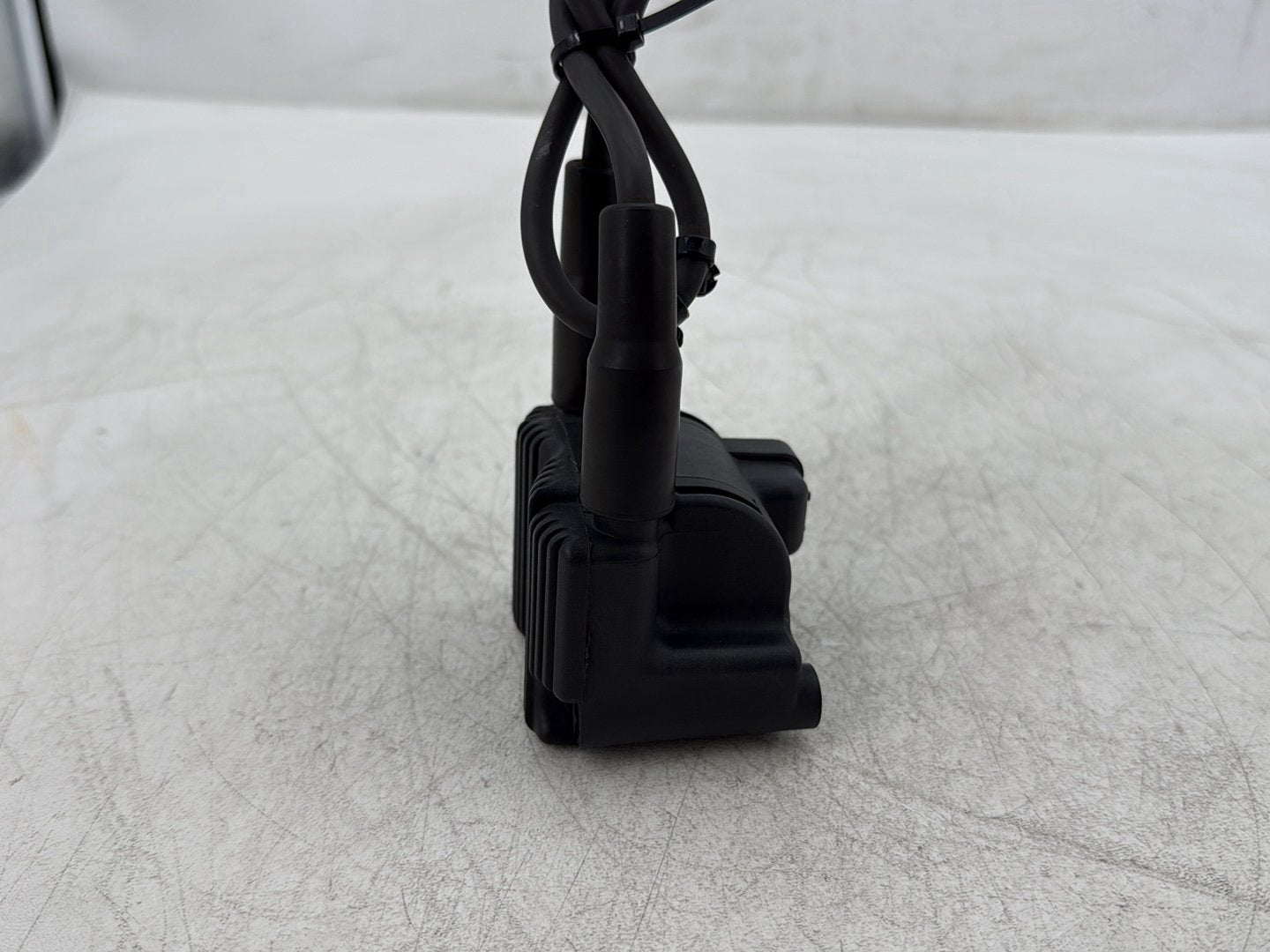 2010 Harley Dyna Fat Bob FXDF OEM Ignition Coil Spark Plugs Cable