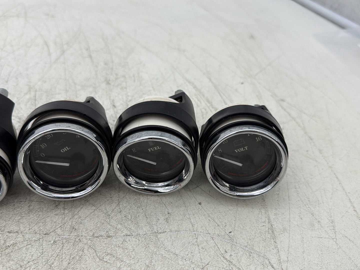 1998 Harley Touring FLHTCUI Electra Glide Ultra OEM Air Oil Volt Fuel Tacho Speedo Gauges