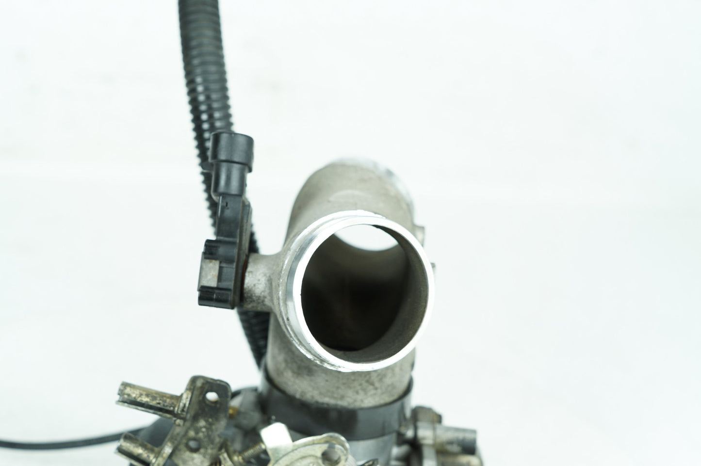 1999 - 2006 Harley-Davidson Softail Heritage Classic Engine Intake Manifold Throttle Body 27614-99