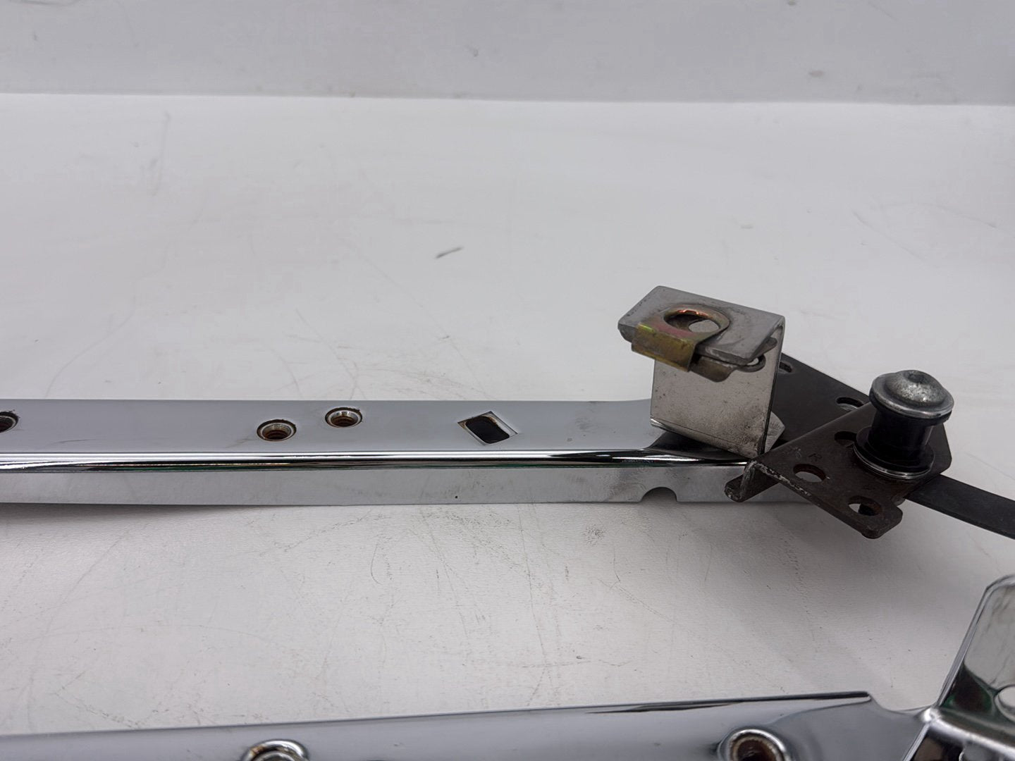 2005 Harley Touring FLHRCI Road King Classic OEM Left Right Saddlebag Fender Struts Brackets