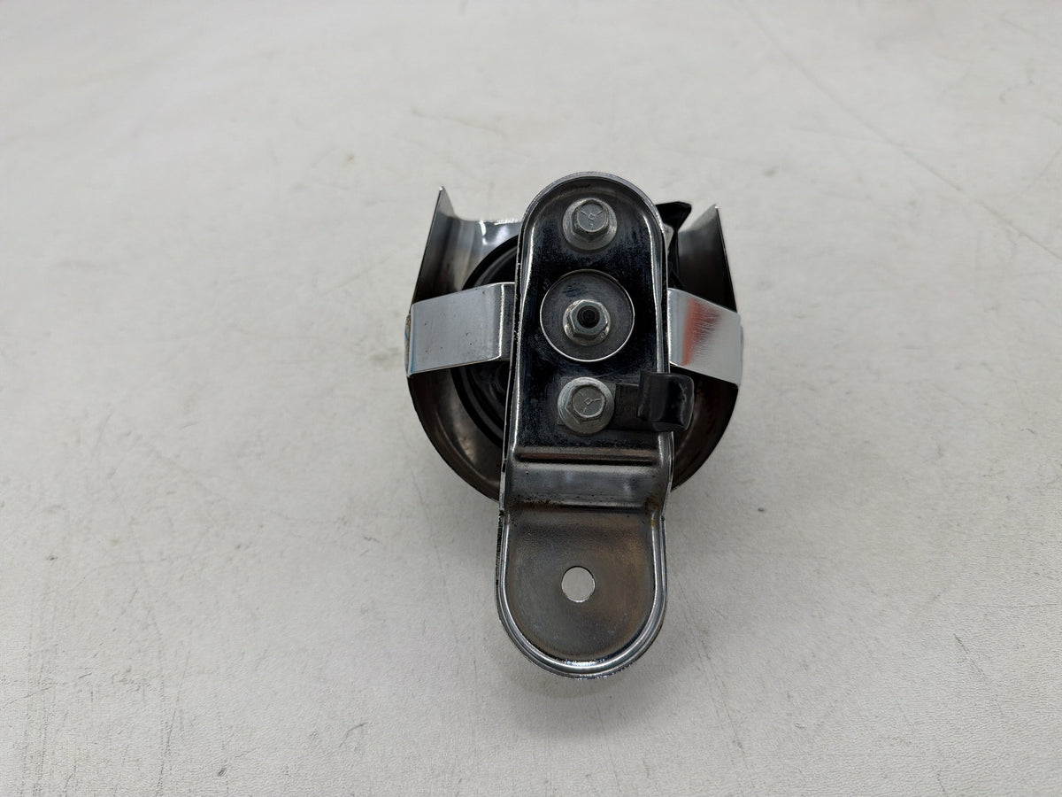 2016 Harley Dyna Fat Bob FXDF 103 OEM Horn Signal Klaxon Chrome Cover