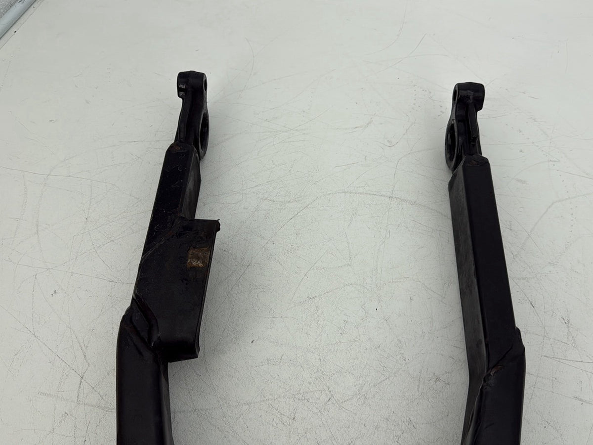 2006 Harley Touring FLHRI Road King OEM Rear Fork Swingarm Swing Arm