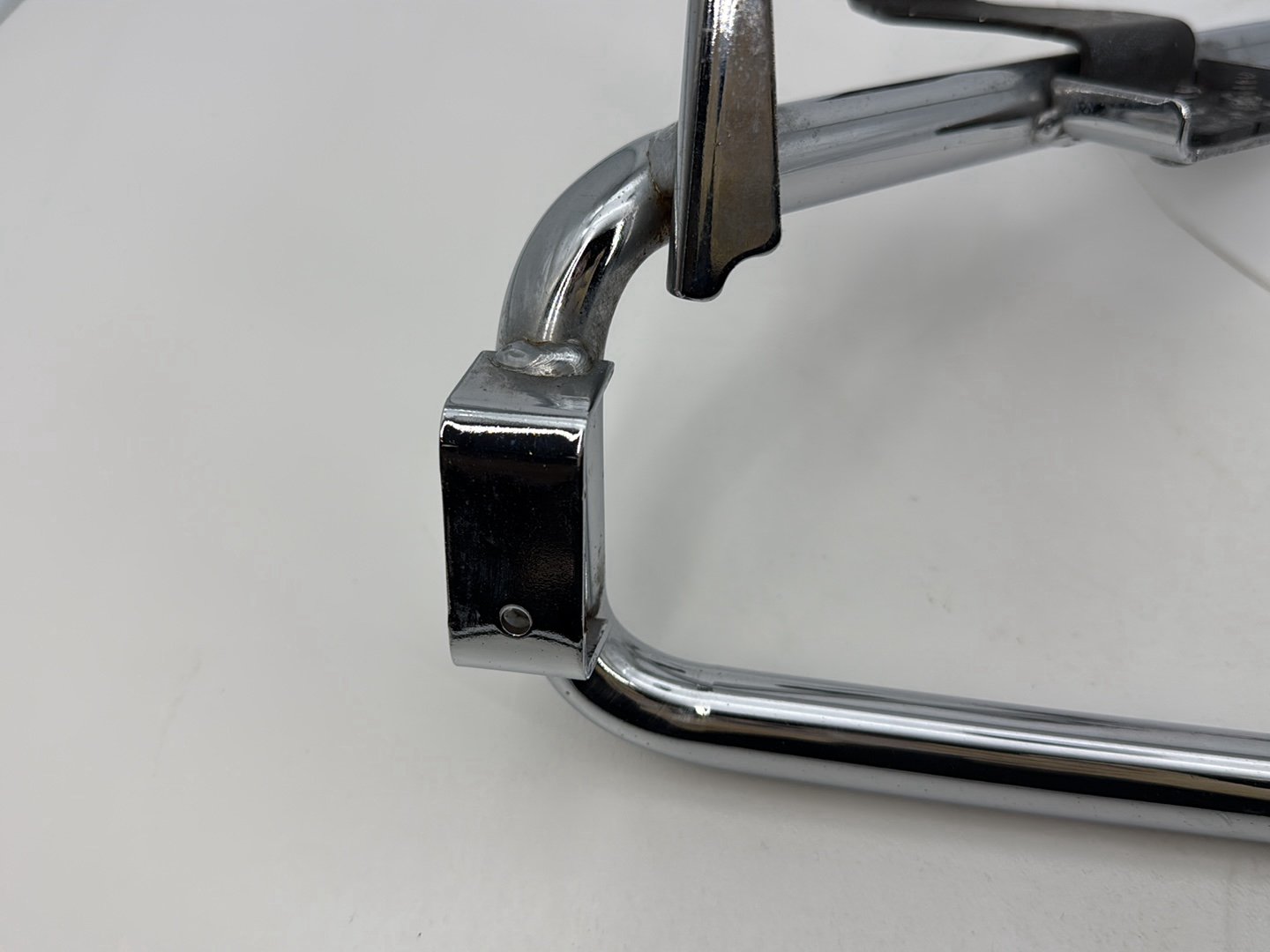 2007 - 2011 Harley-Davidson Touring Street Glide Rear Left Right Saddlebag Guard Rails Bar 	49206-09