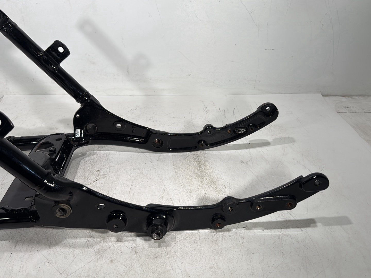2011 Harley Street Glide Touring FLHX OEM Rear Back Sub Frame Rail Bar 48079-09BHP