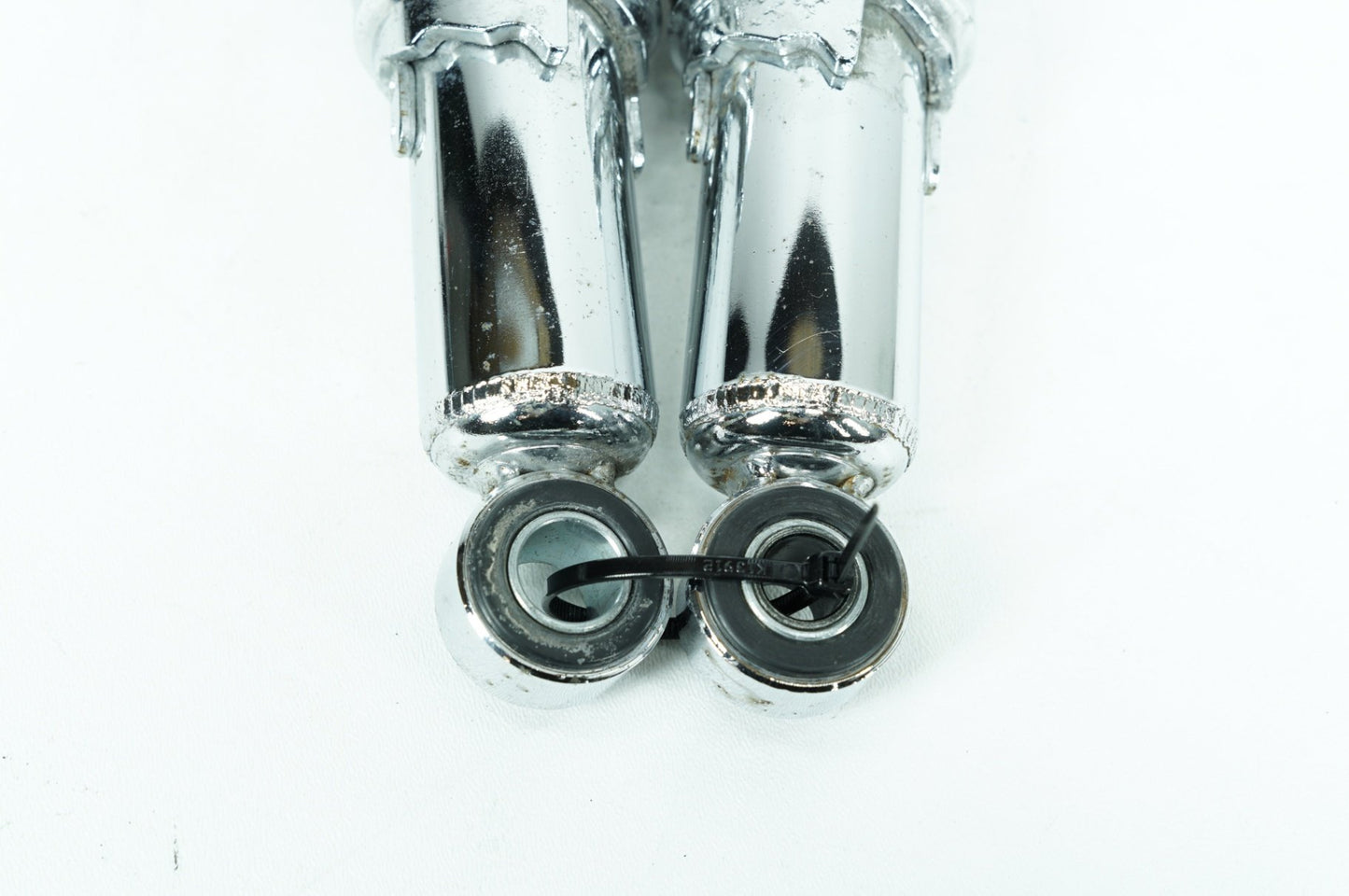 2008 - 2016 Harley-Davidson Touring Road Glide Rear Left Right Shock Absorbers 54000082