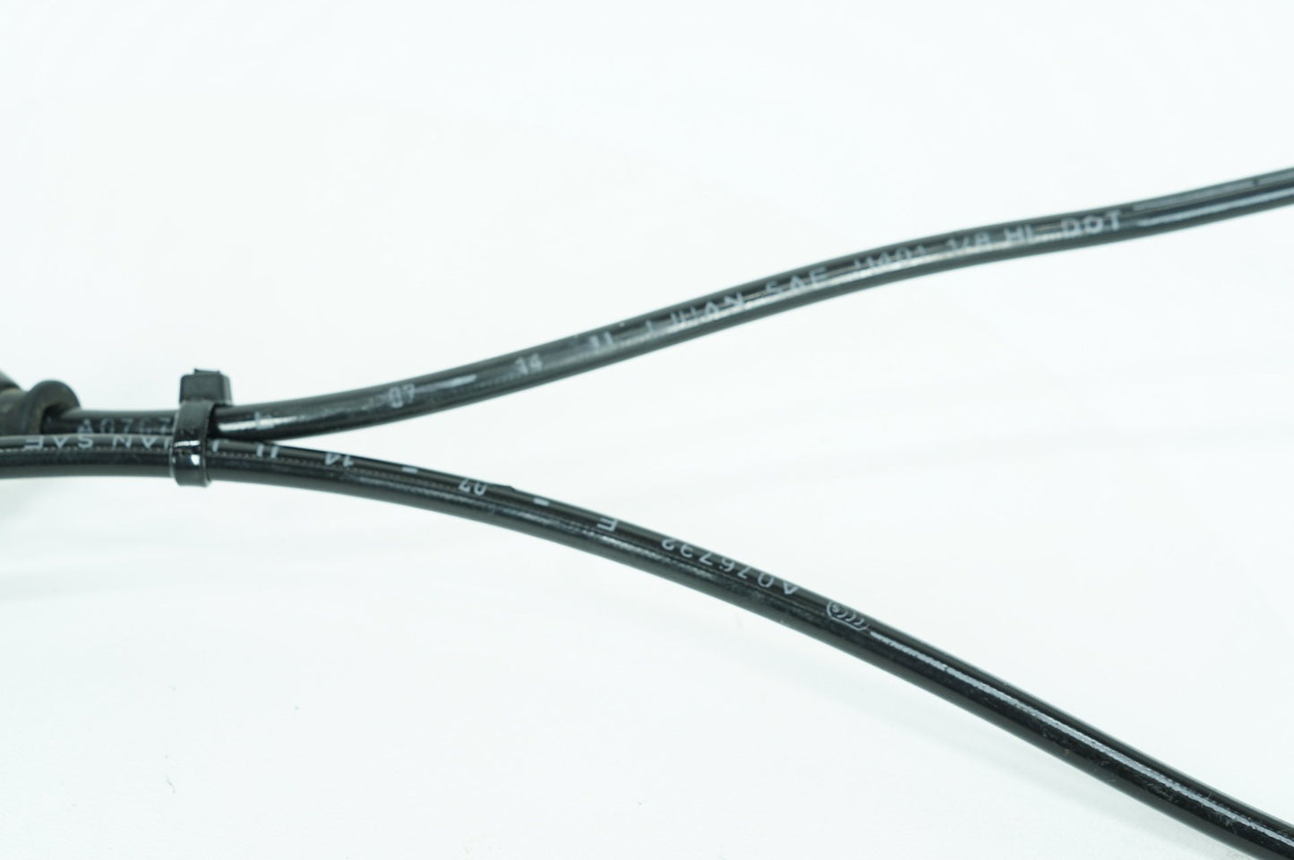 2007 - 2017 Harley-Davidson Dyna Street Bob Front Brake Hose Line Pipe NON-abs 45112-08A