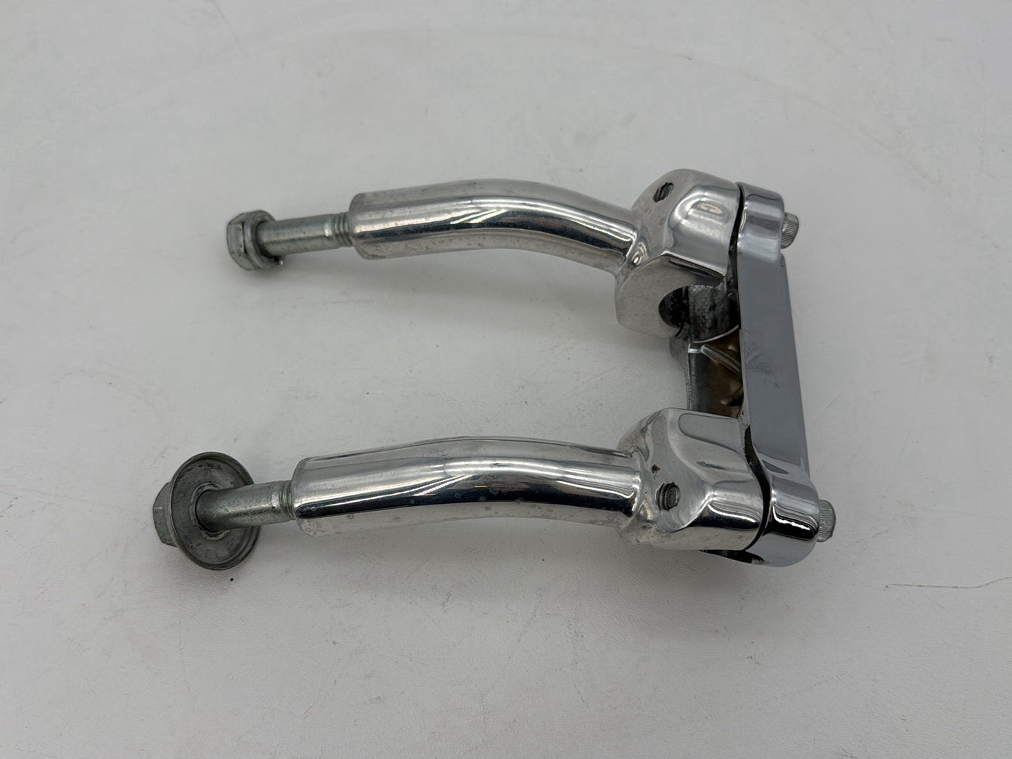 1999 - 2006 Harley-Davidson Dyna Low Rider Front Handlebar Riser Top Clamp Chrome 56124-77