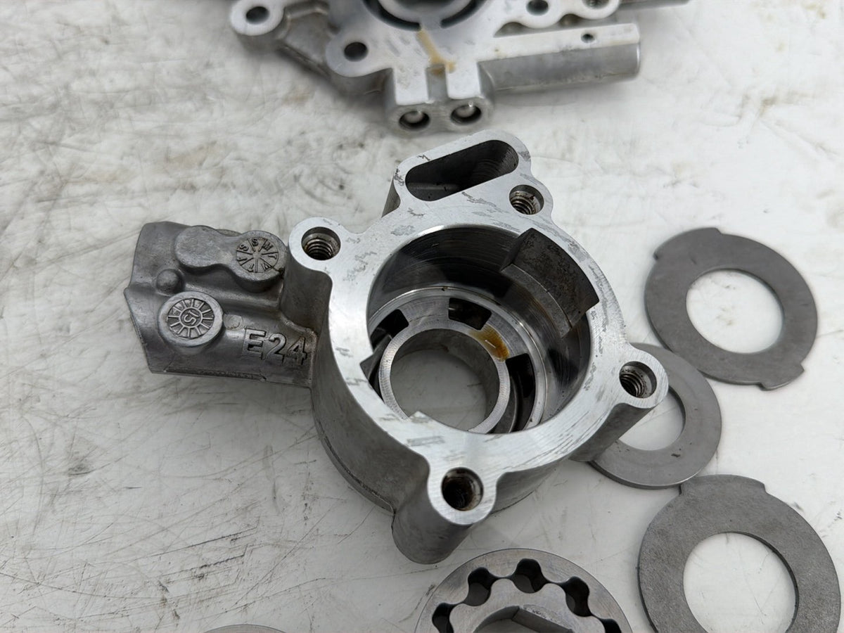 2015 Harley Electra Glide Touring Twin Cam Cam Support Camshaft Plate 25358-06
