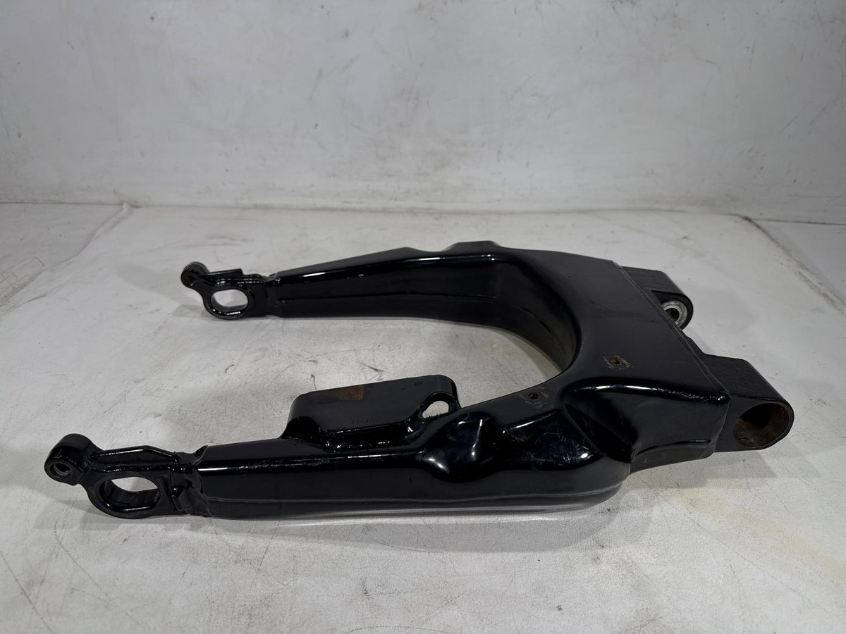 2011 Harley Electra Glide Touring Ultra OEM Rear Fork Swingarm Swing Arm
