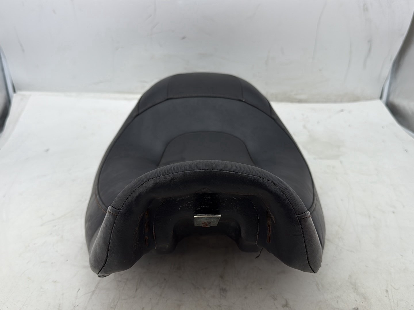 2012 Harley Dyna FXDF Fat Bob OEM Passenger Rider Driver Seat Saddle