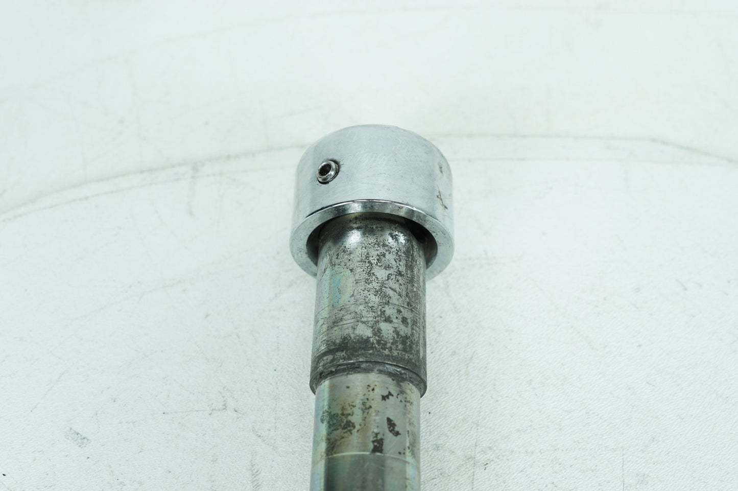 2007 - 2011 Harley-Davidson Touring Electra Screamin Eagle Front Wheel Axle Bolt Shaft 43364-00