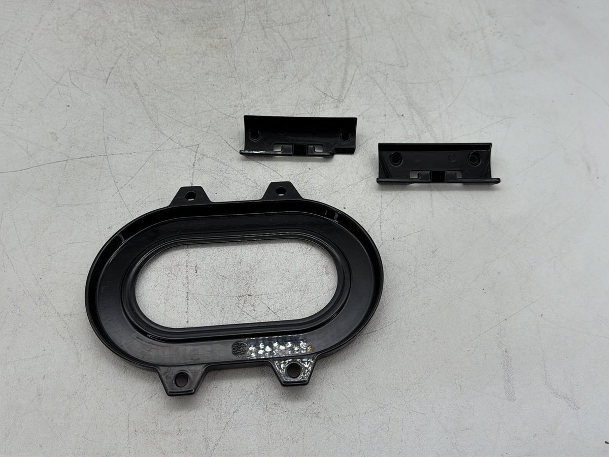 2018 Harley Road Glide Touring FLTRXS Air Filter Cleaner Cap Bezel Trim Housing