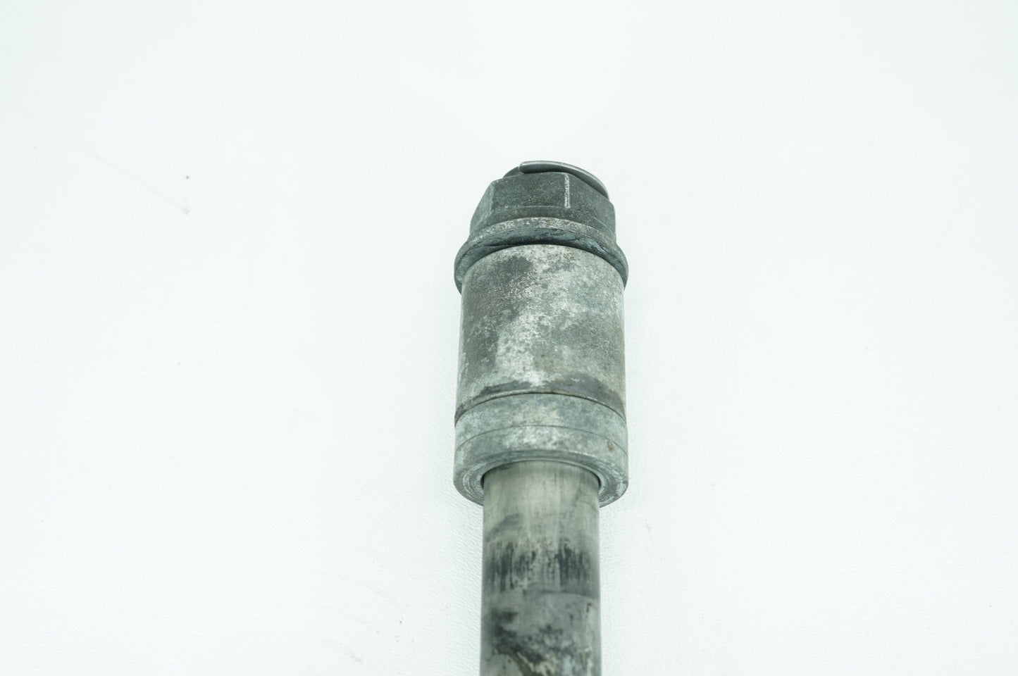 2004 - 2013 Harley-Davidson Sportster Low Rear Wheel Axle Bolt Shaft 41176-08