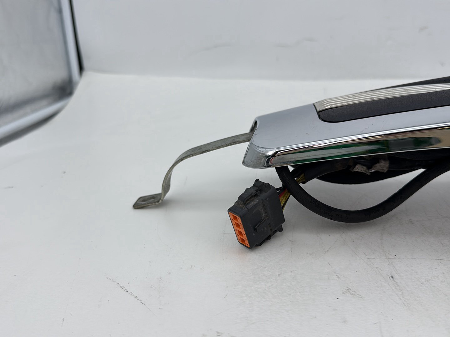 2008 Harley Touring FLHTCU Electra Glide Ultra OEM Fuel Gas Tank Dash Console NOKey